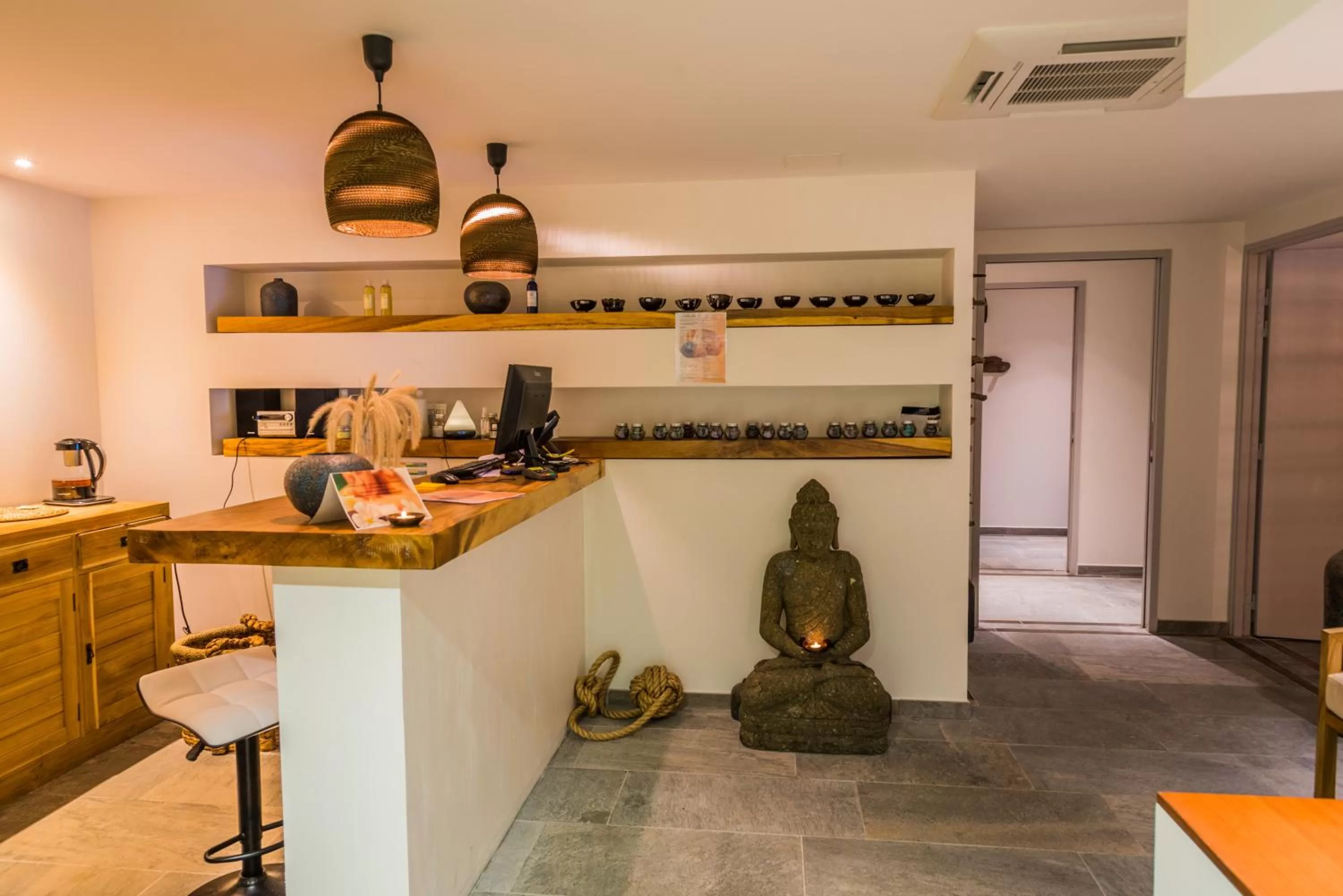 Spa and wellness centre/facilities in Le Battant Des Lames