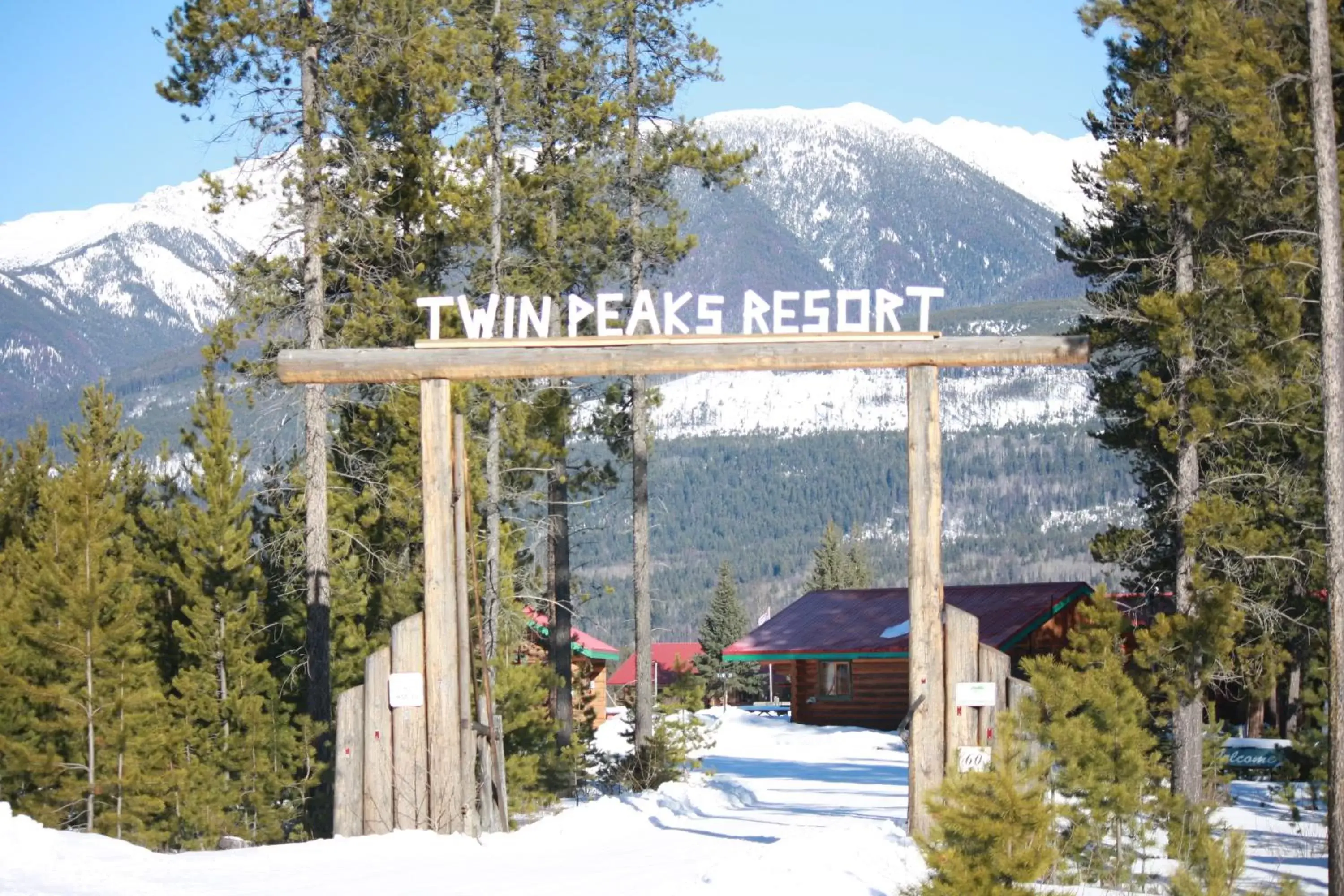 Facade/entrance in Twin Peaks Resort