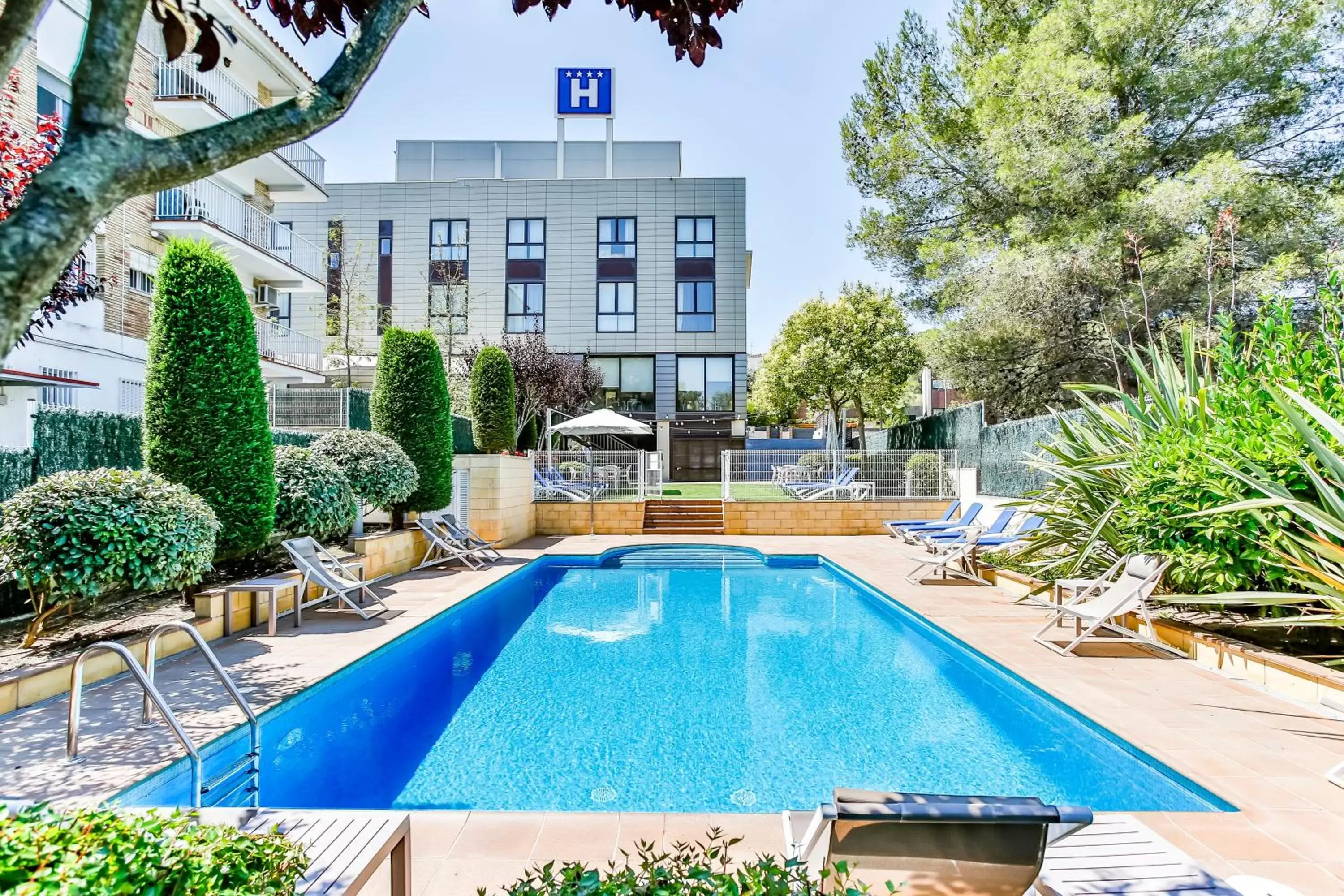 Swimming Pool in Hotel Desitges