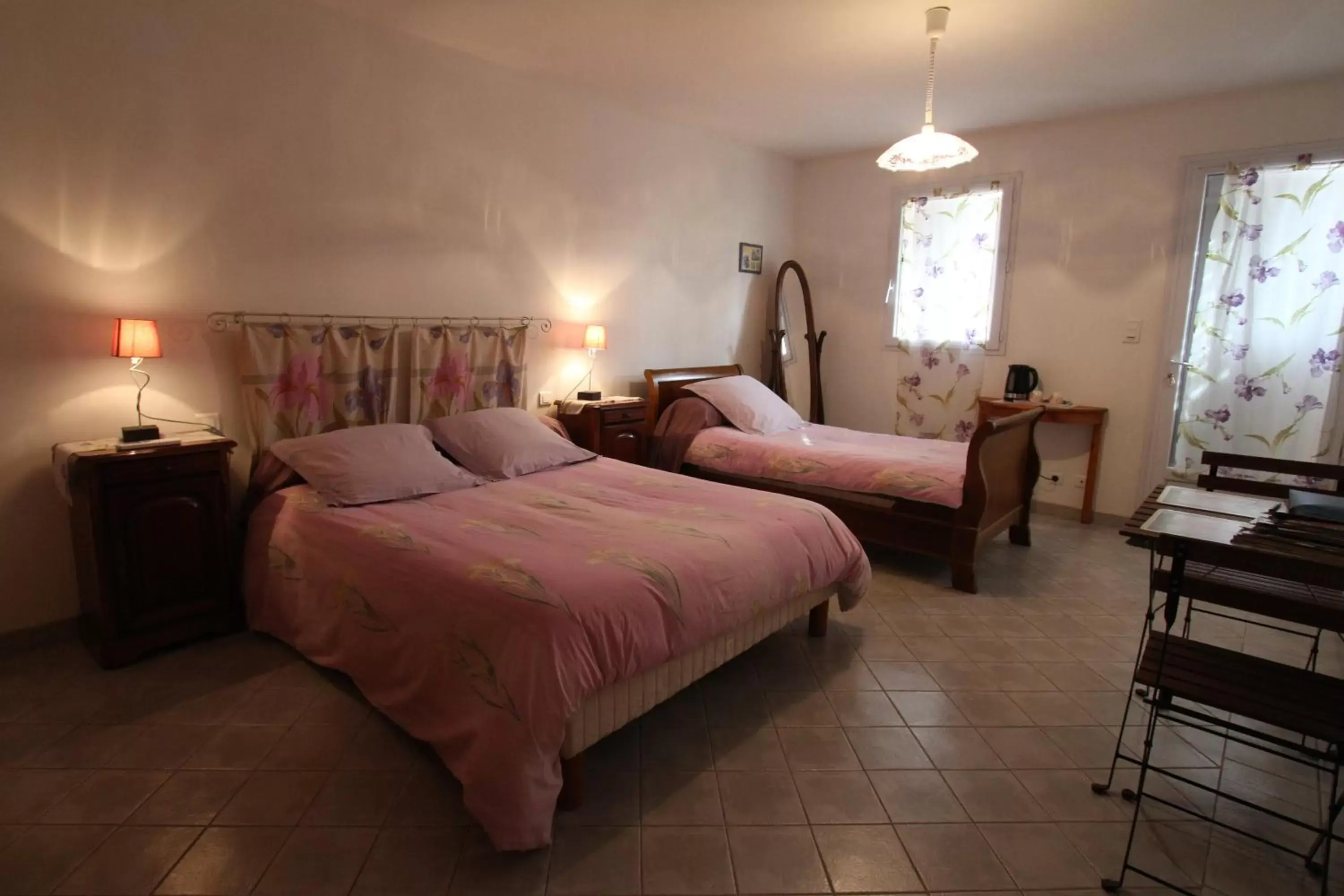 Bedroom, Bed in CLOS DE LA FONT