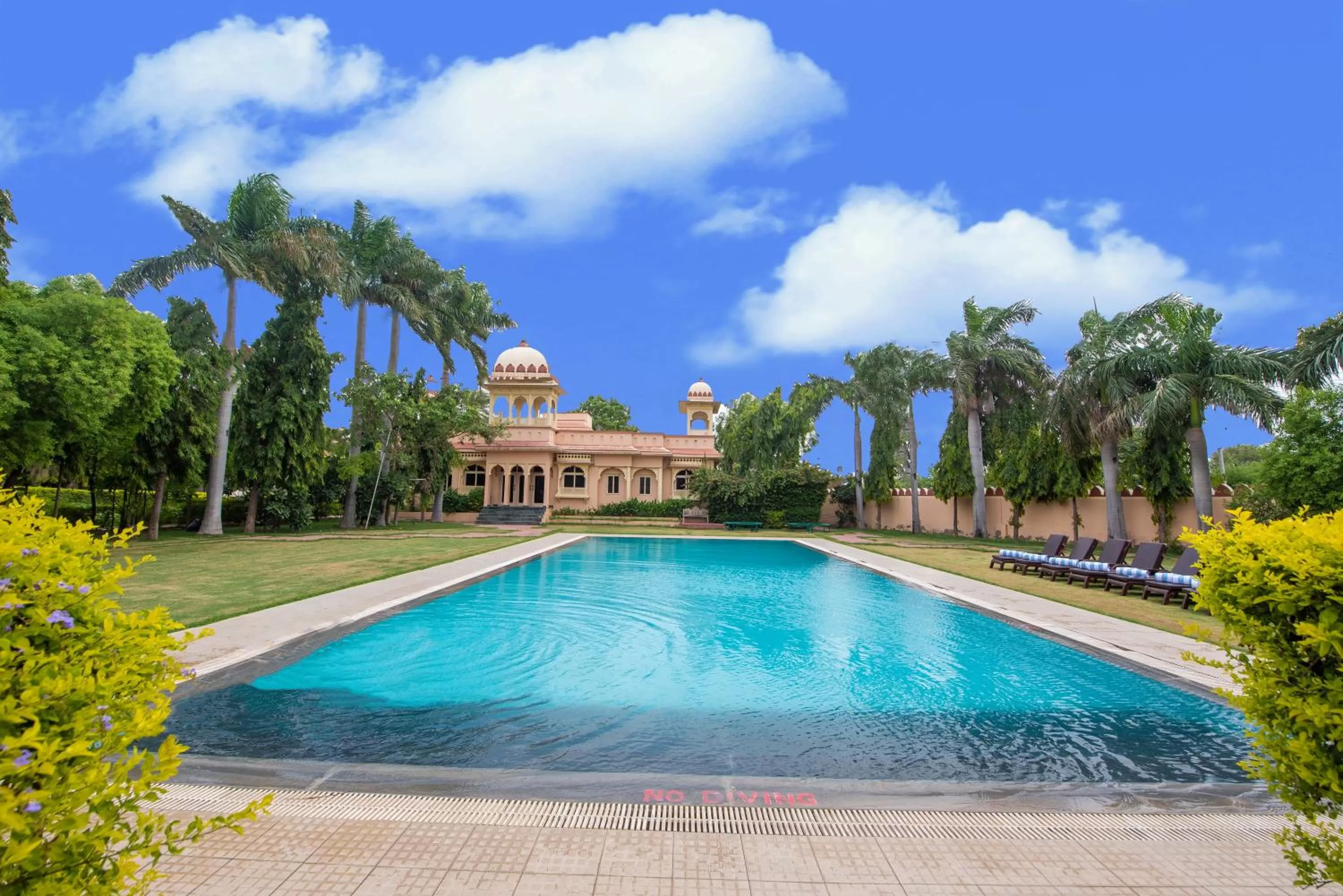 Swimming pool in jüSTa Rajputana Resort & Convention Centre, Udaipur