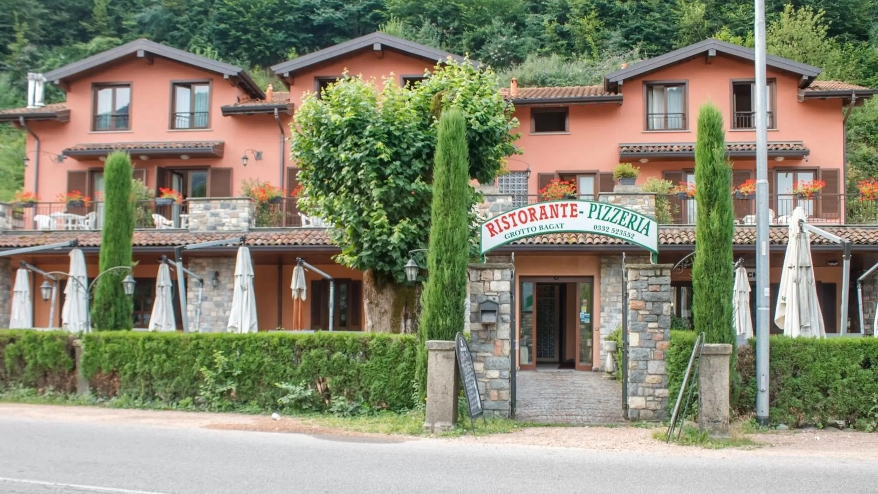 Facade/entrance, Property Building in Hotel Grotto Bagat