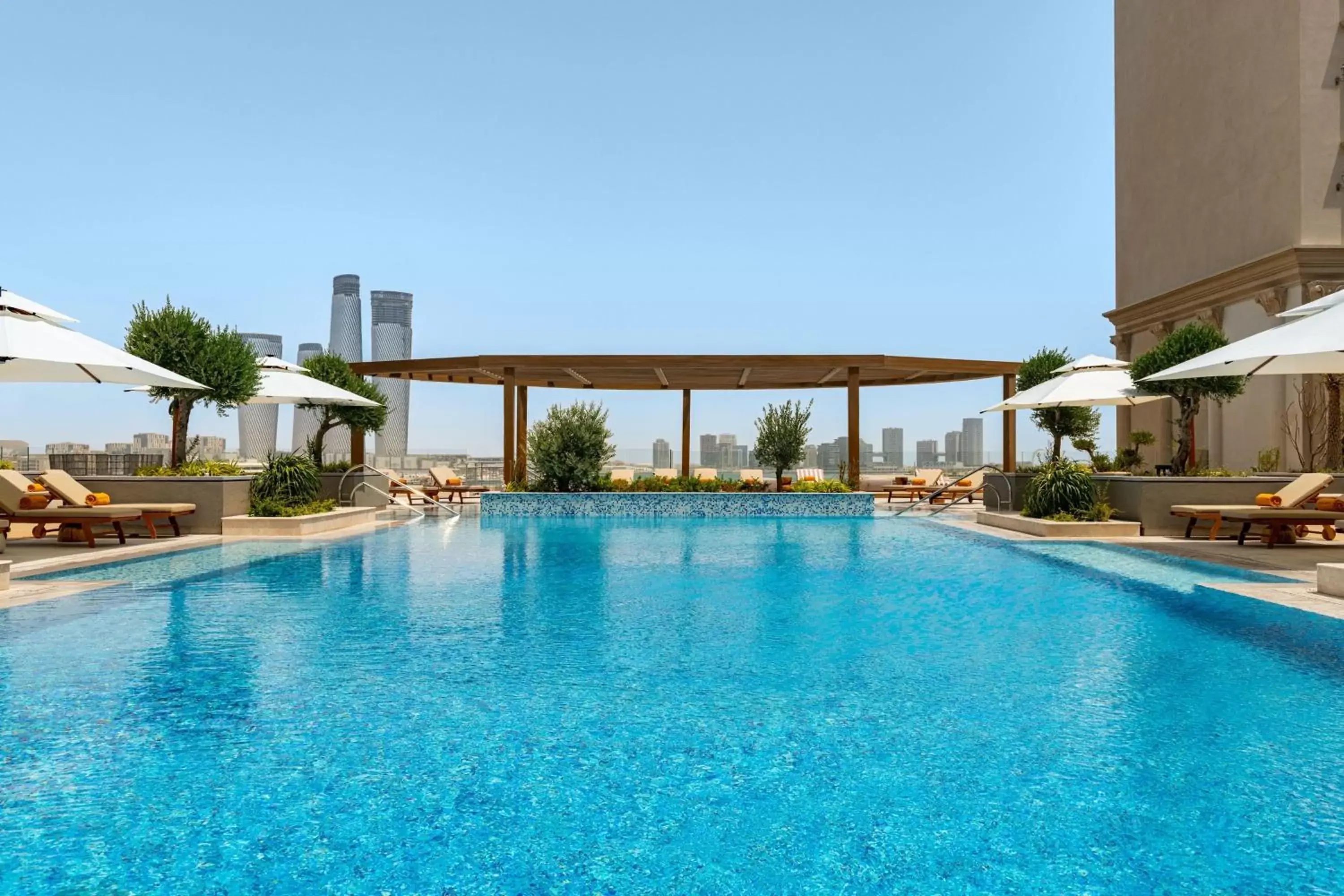 Swimming Pool in Le Royal Méridien Doha