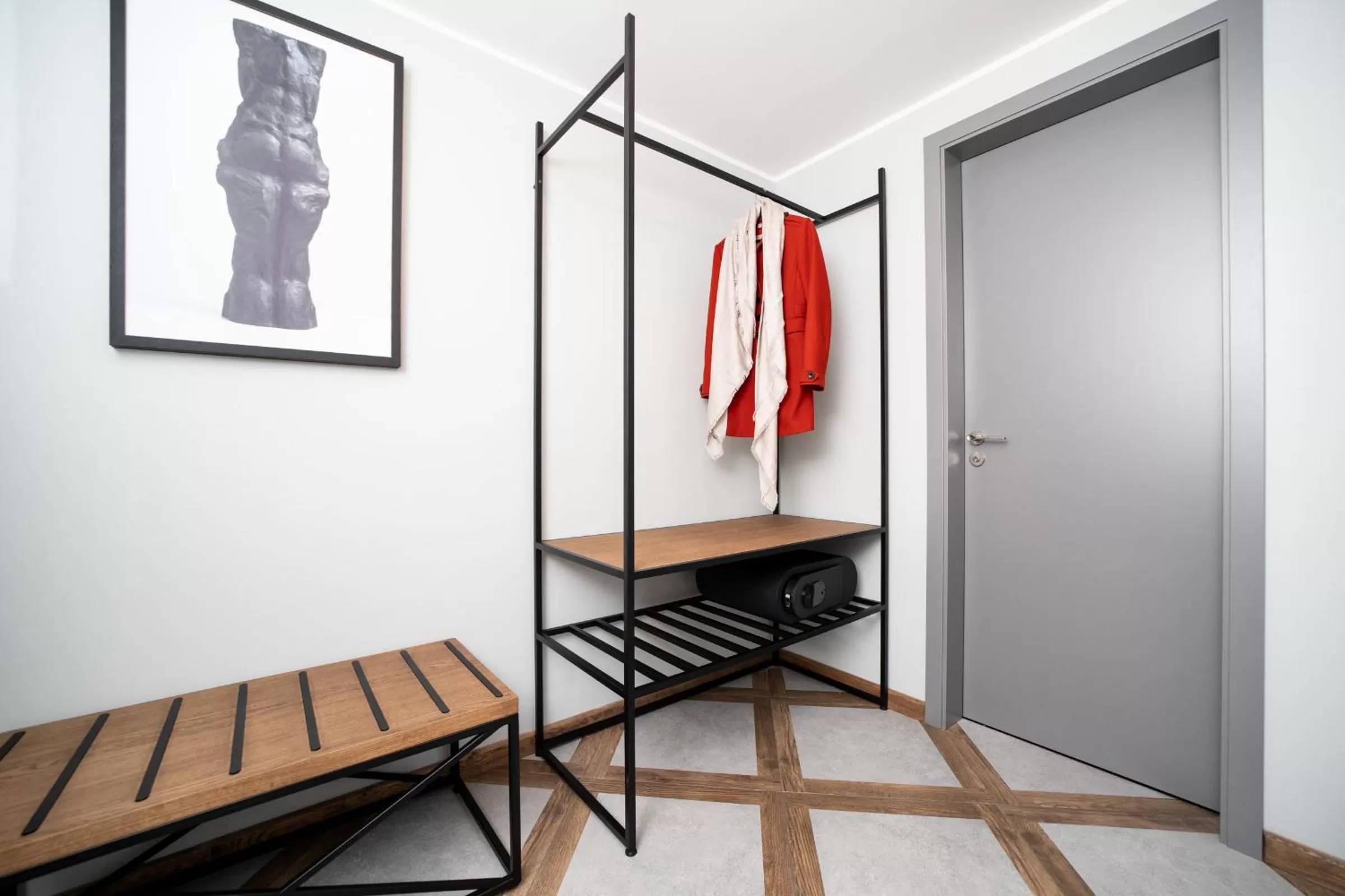 Photo of the whole room in The Viaduct - Suites & More