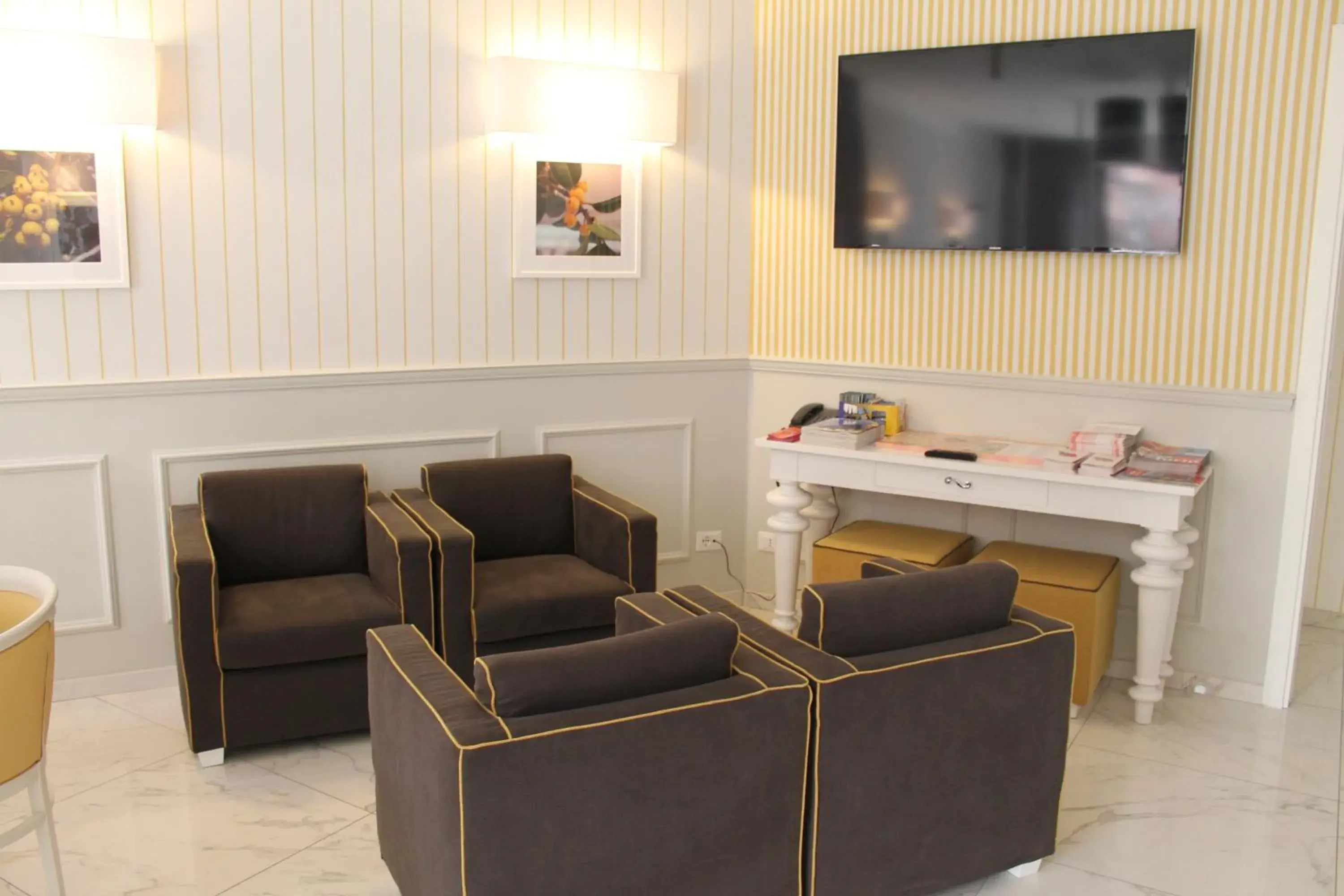 Lobby or reception, Seating Area in Hotel La Pace