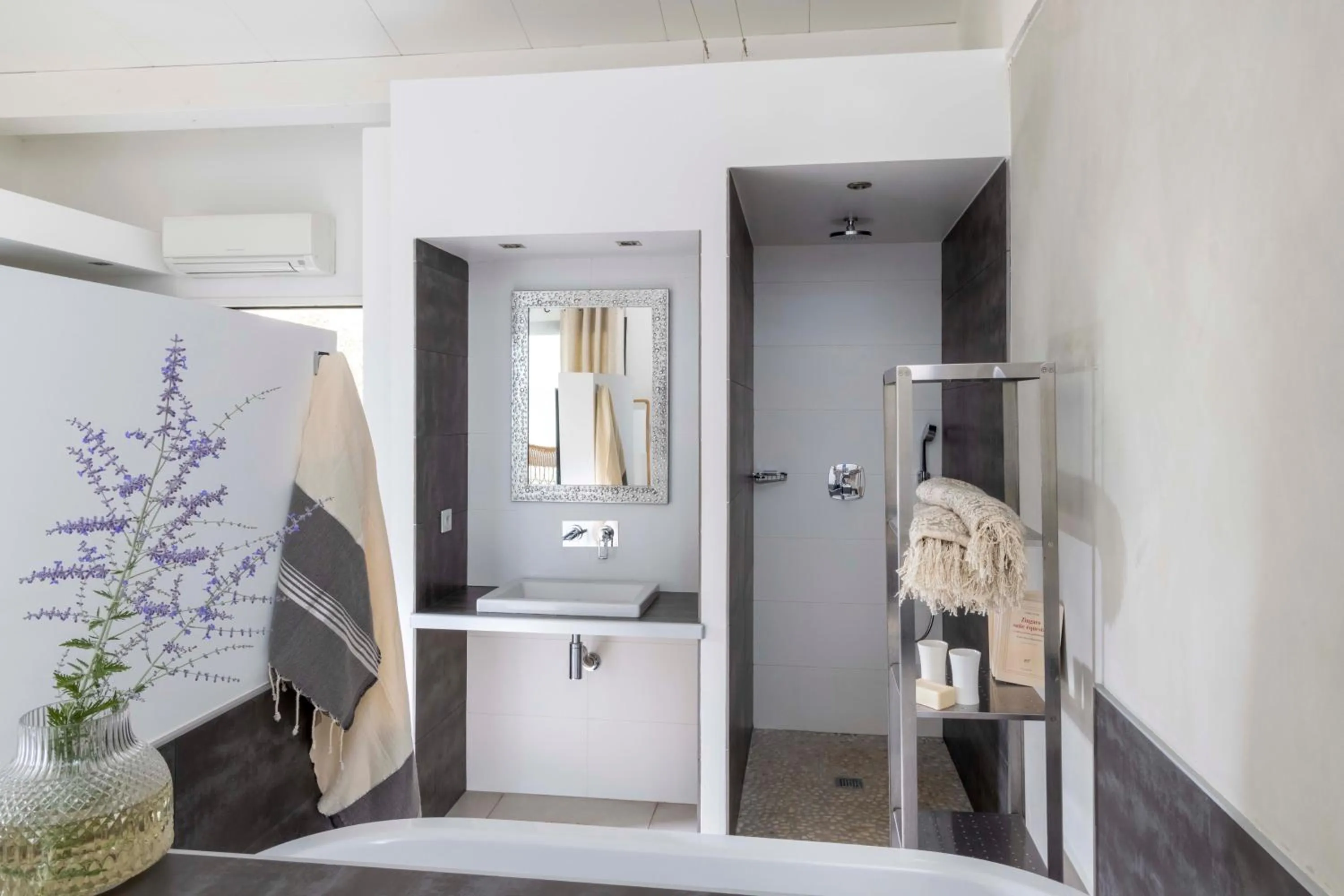 Shower in Le Mas du Terme