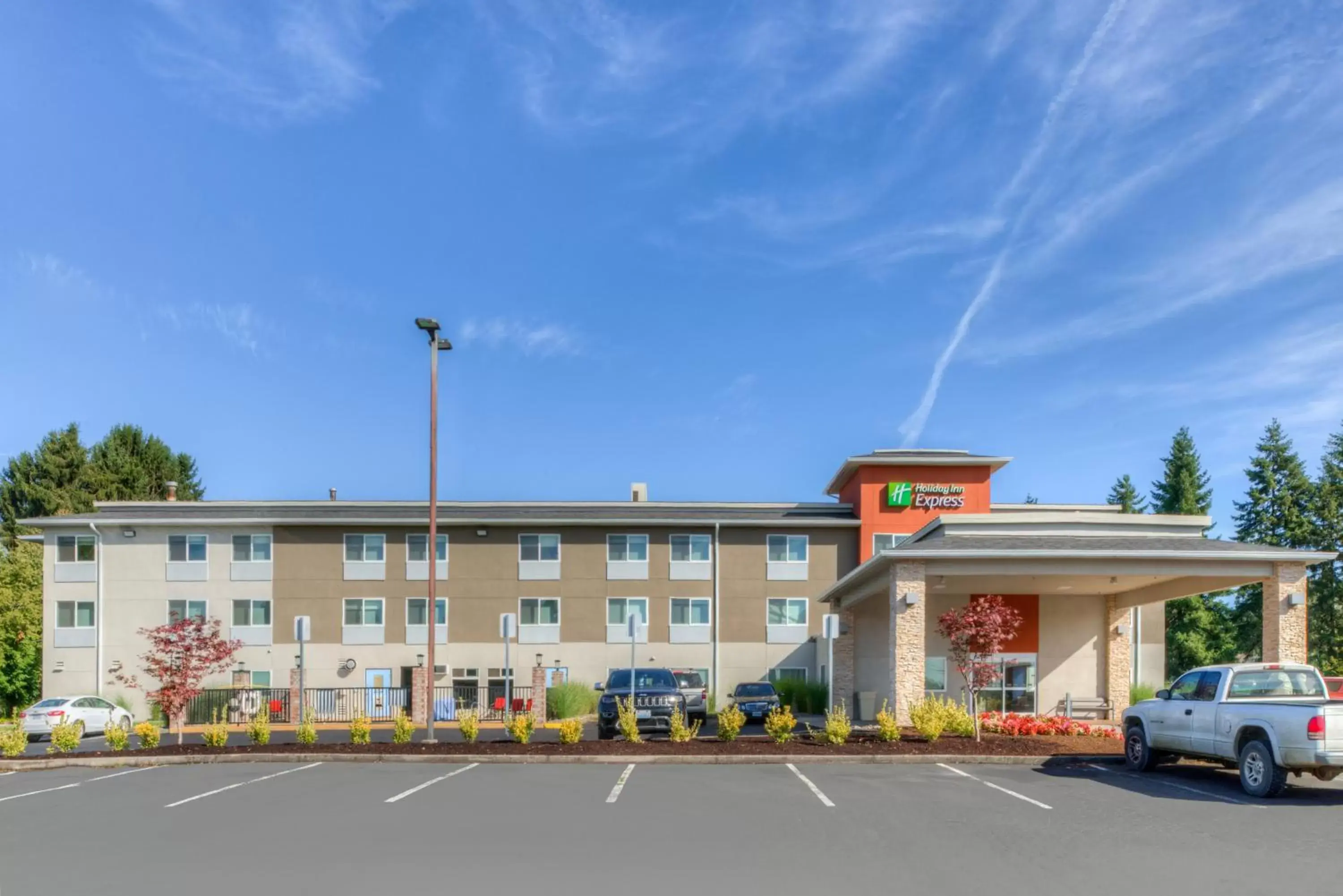 Property Building in Holiday Inn Express Newberg - Wine Country, an IHG Hotel