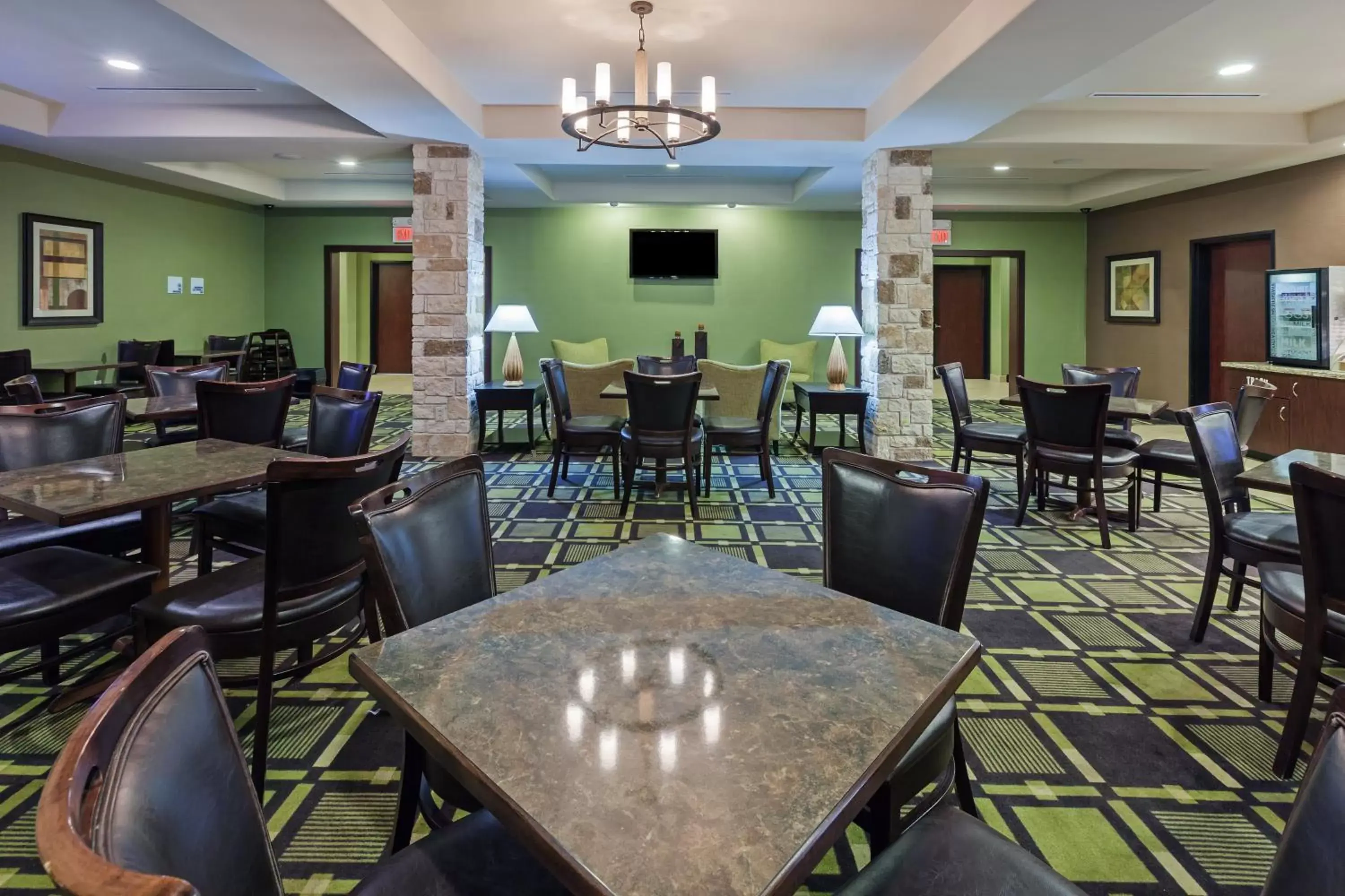 Breakfast, Restaurant/Places to Eat in Holiday Inn Express & Suites Brady, an IHG Hotel
