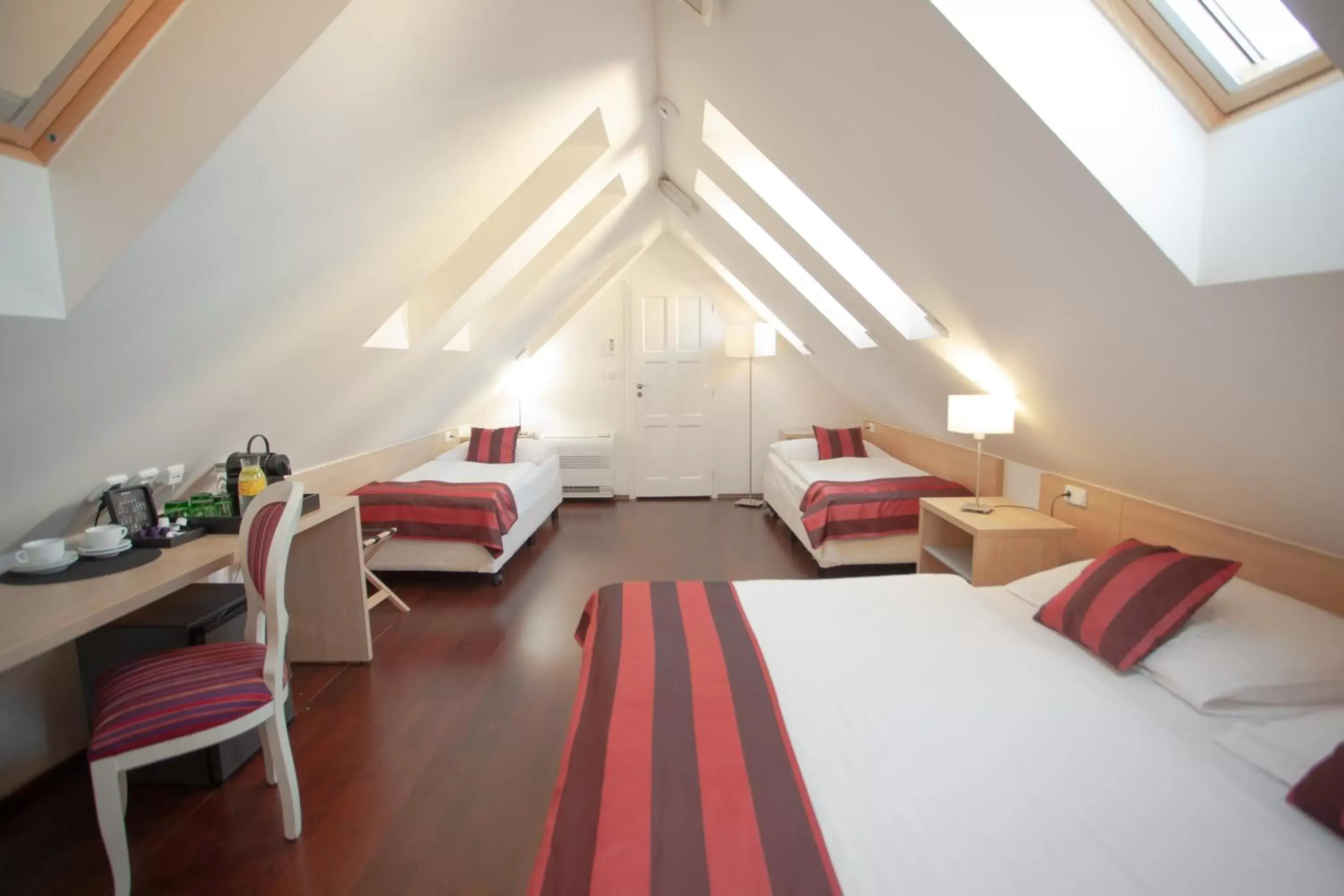 Deluxe Family Room in Little King Hotel U Malvaze Deluxe Family Room in Little King Hotel U Malvaze