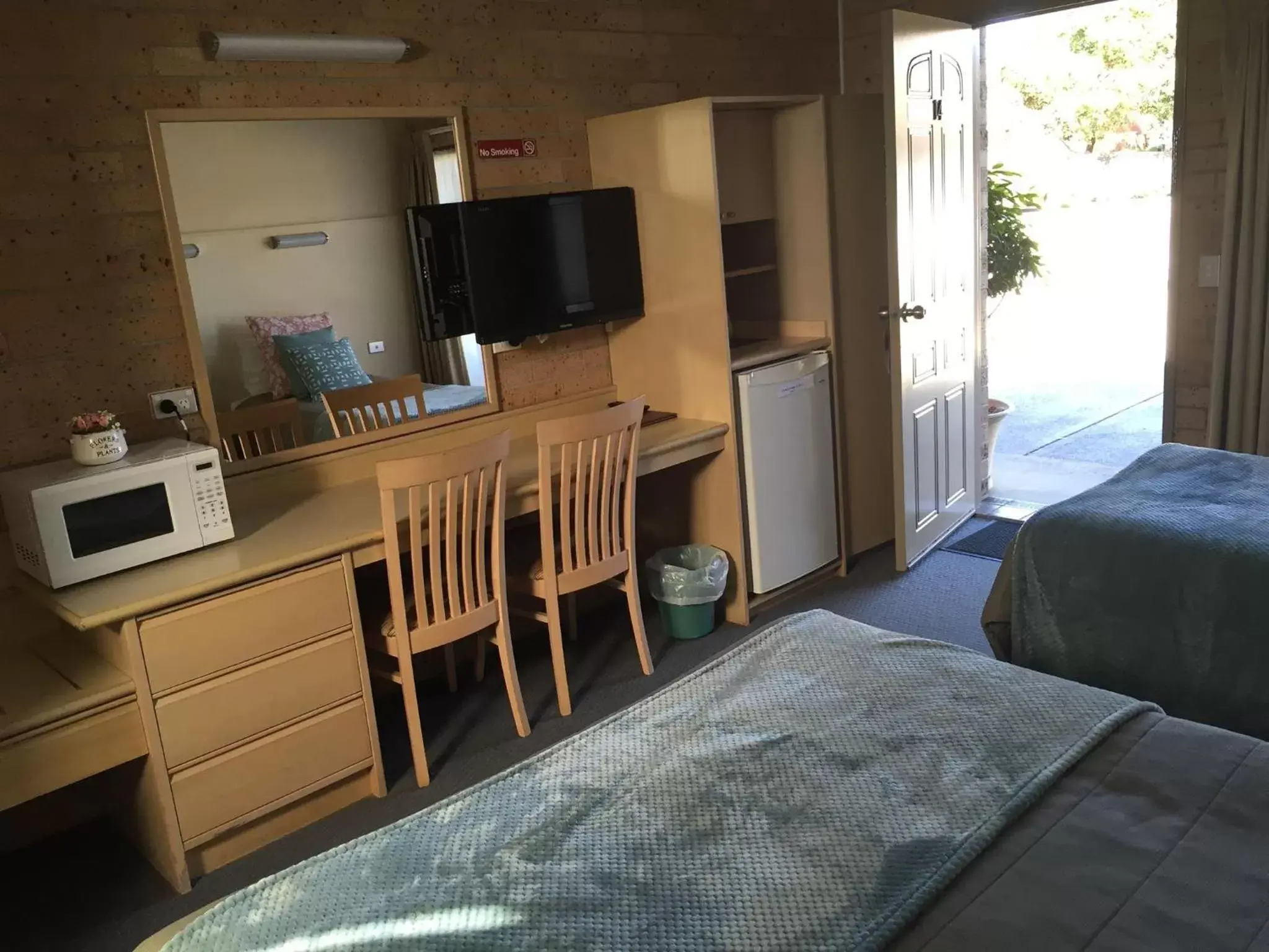 Day, Bed in Marriott Park Motel Day, Bed in Marriott Park Motel