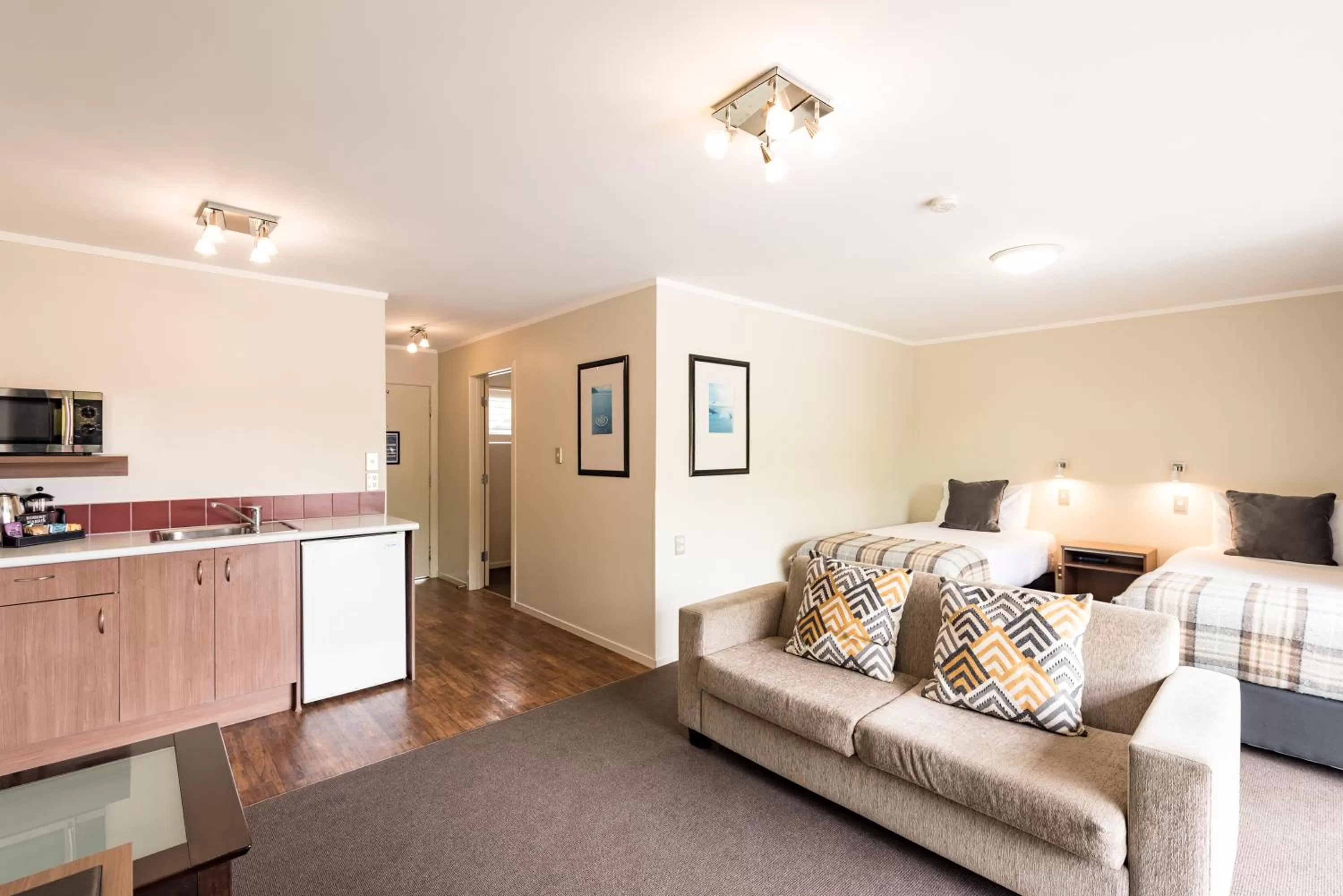 Bed in Suncourt Hotel & Conference Centre