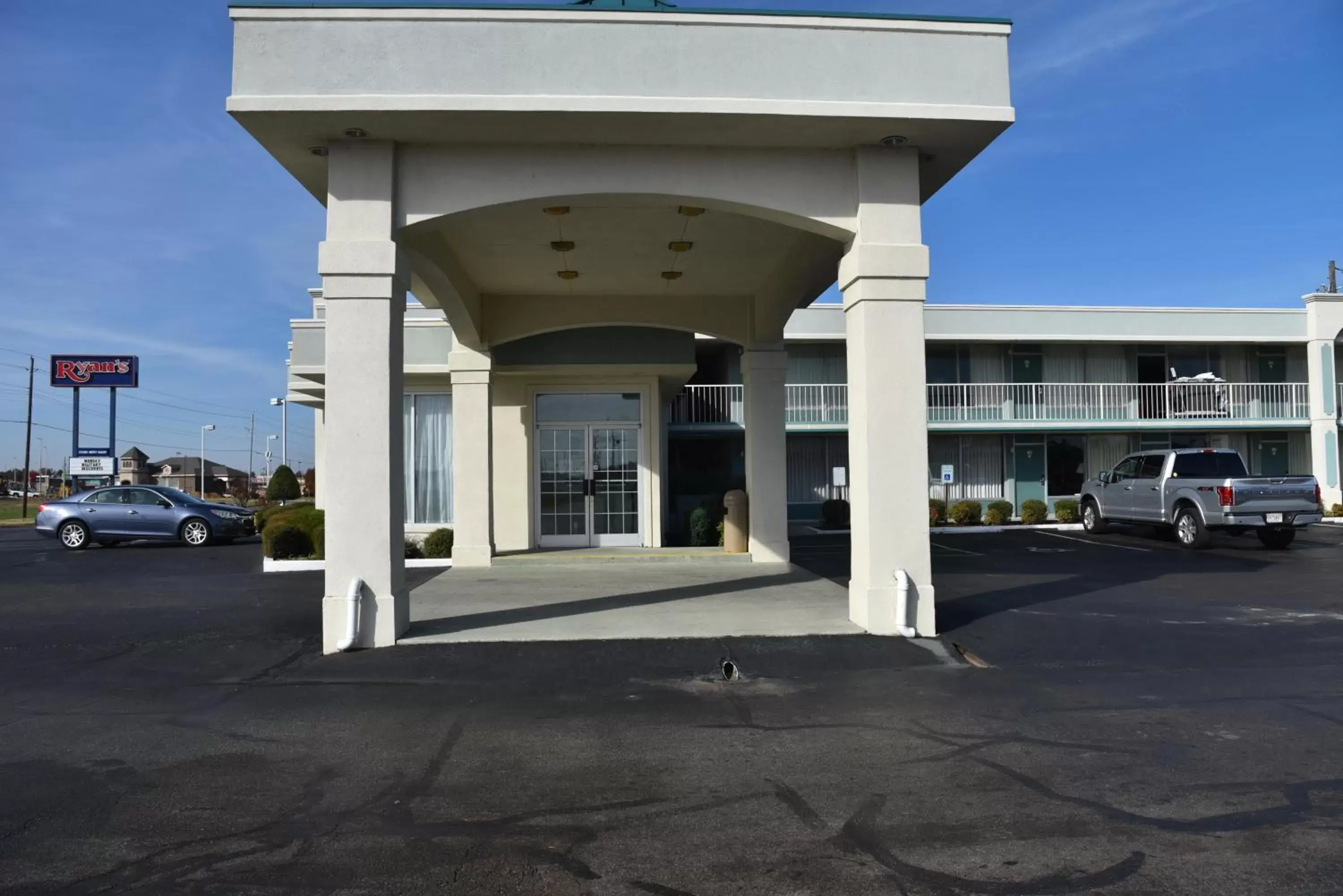 Facade/entrance in Hospitality House