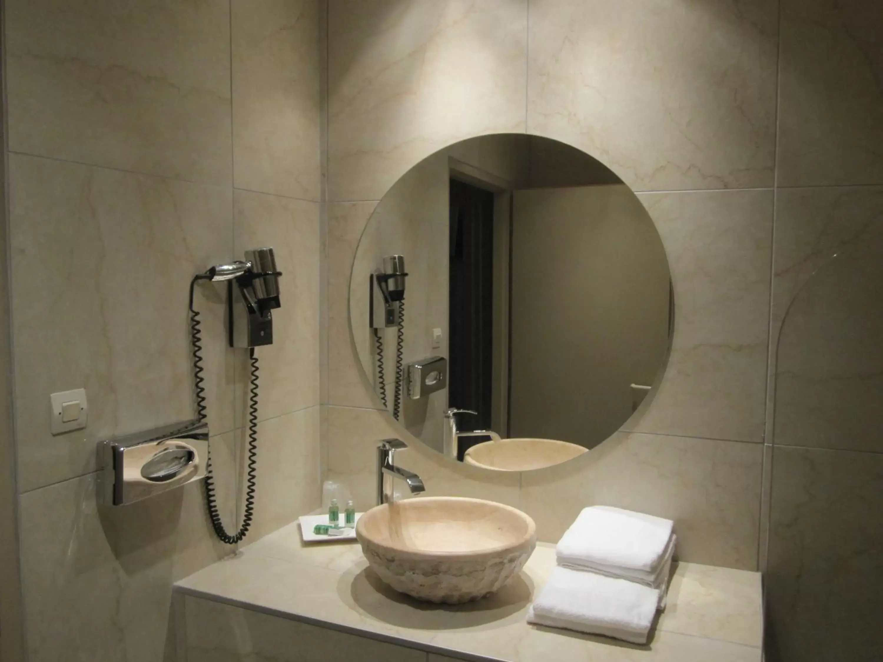 Photo of the whole room, Bathroom in Hôtel Terminus