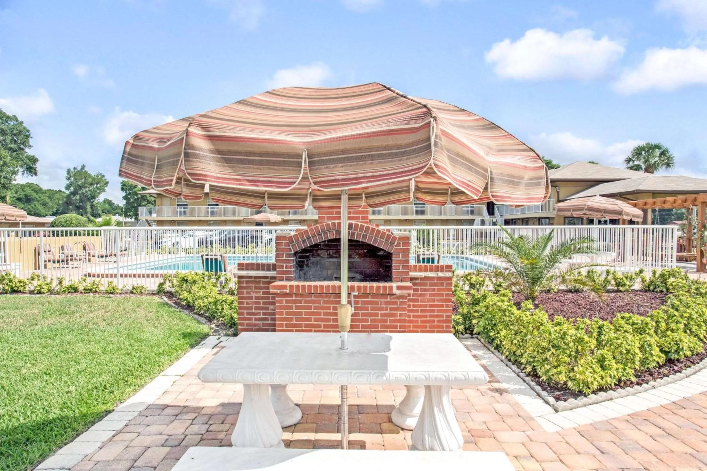 Property building in Blue Spring Inn Orange City