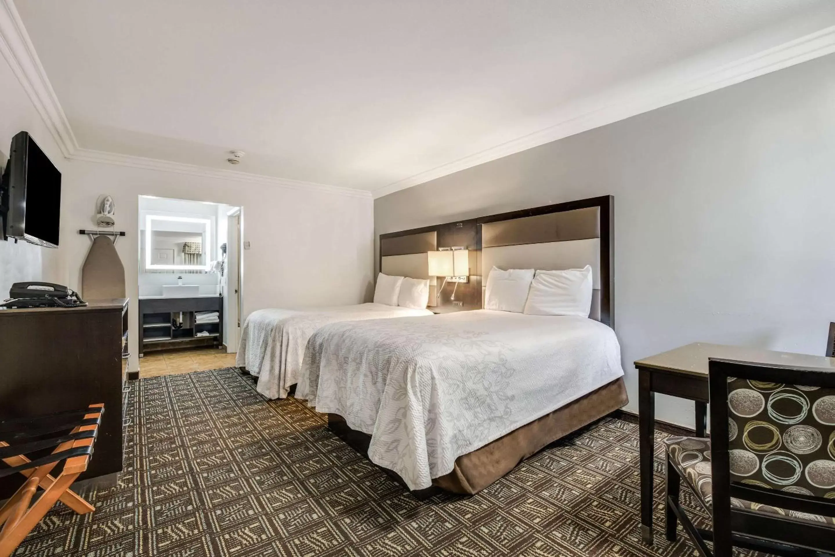 Photo of the whole room, Bed in Rodeway Inn Old Town Temecula Photo of the whole room, Bed in Rodeway Inn Old Town Temecula