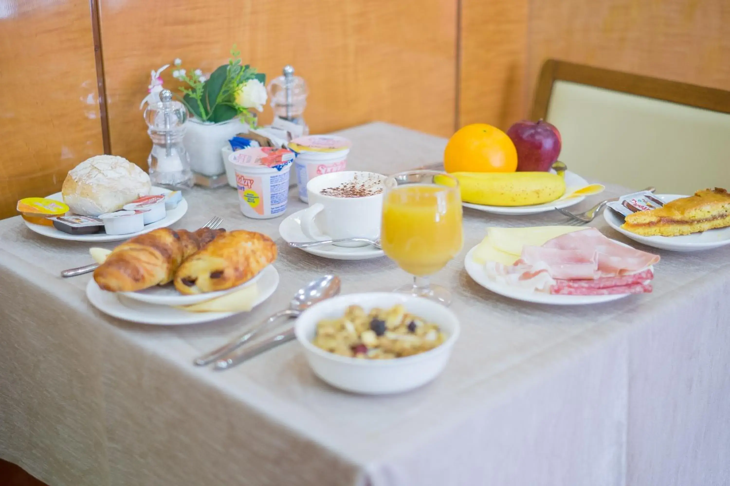 Food and drinks, Breakfast in Hotel Teco