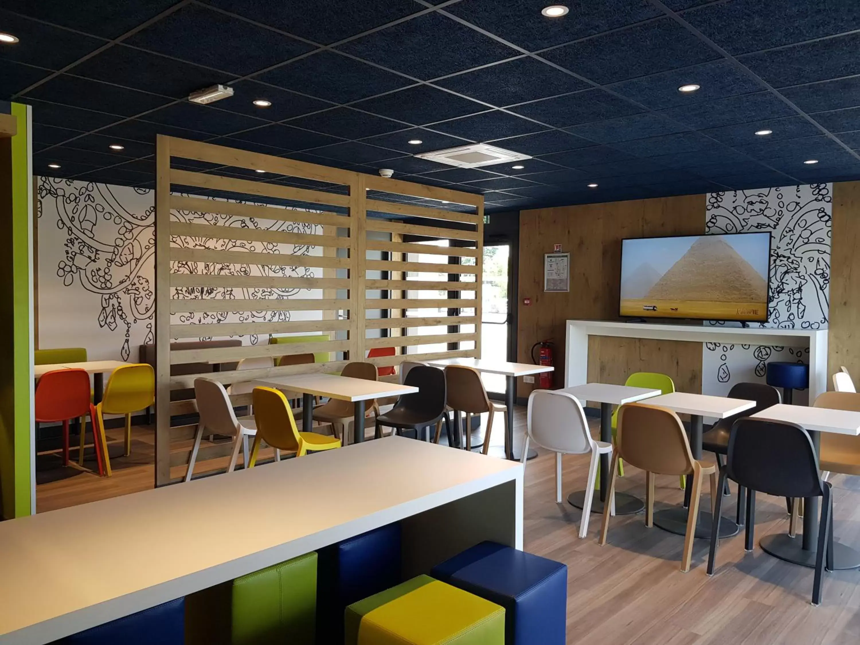 Restaurant/places to eat in ibis budget Cahors Restaurant/places to eat in ibis budget Cahors