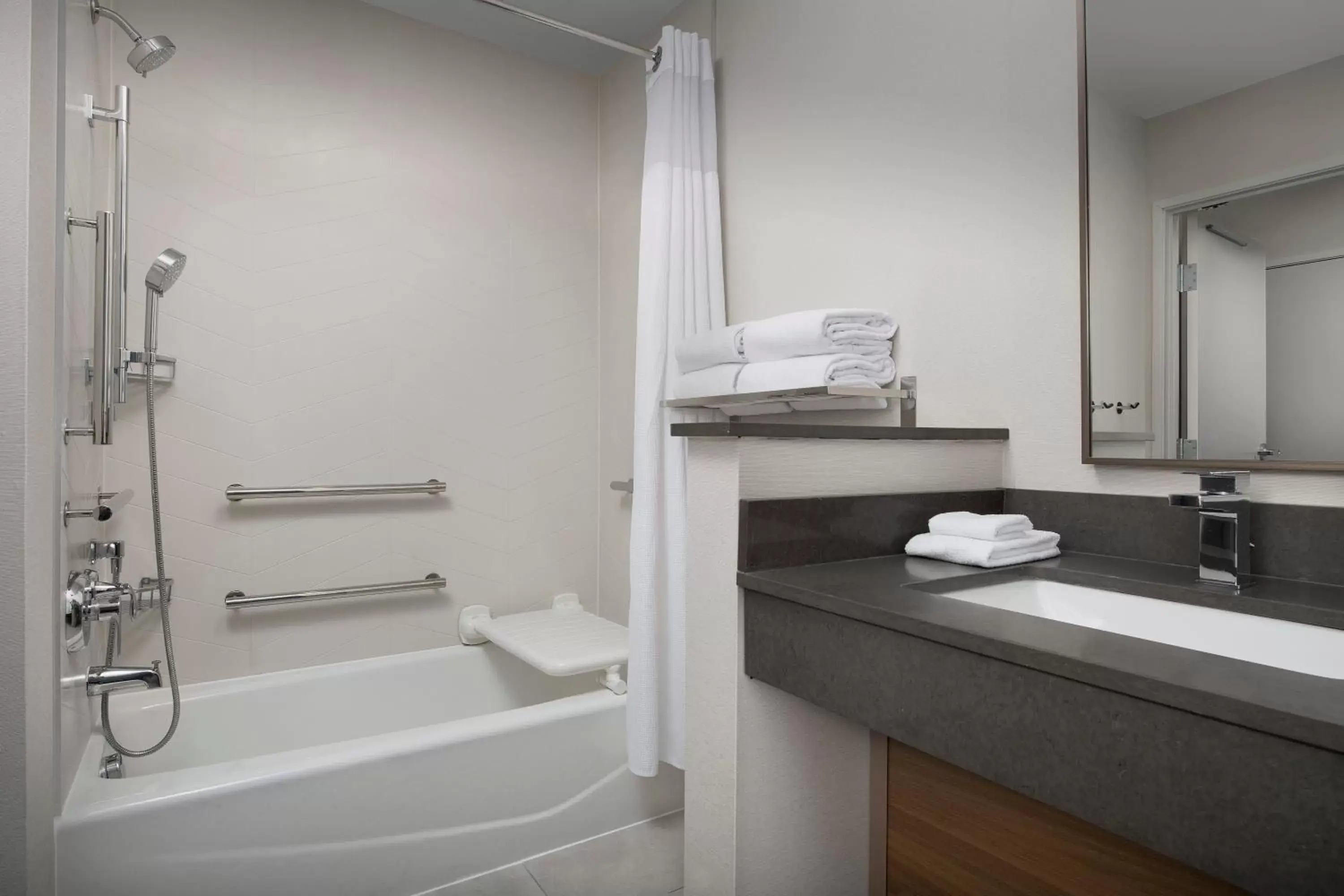 Bath, Bathroom in Fairfield by Marriott Inn & Suites Aberdeen