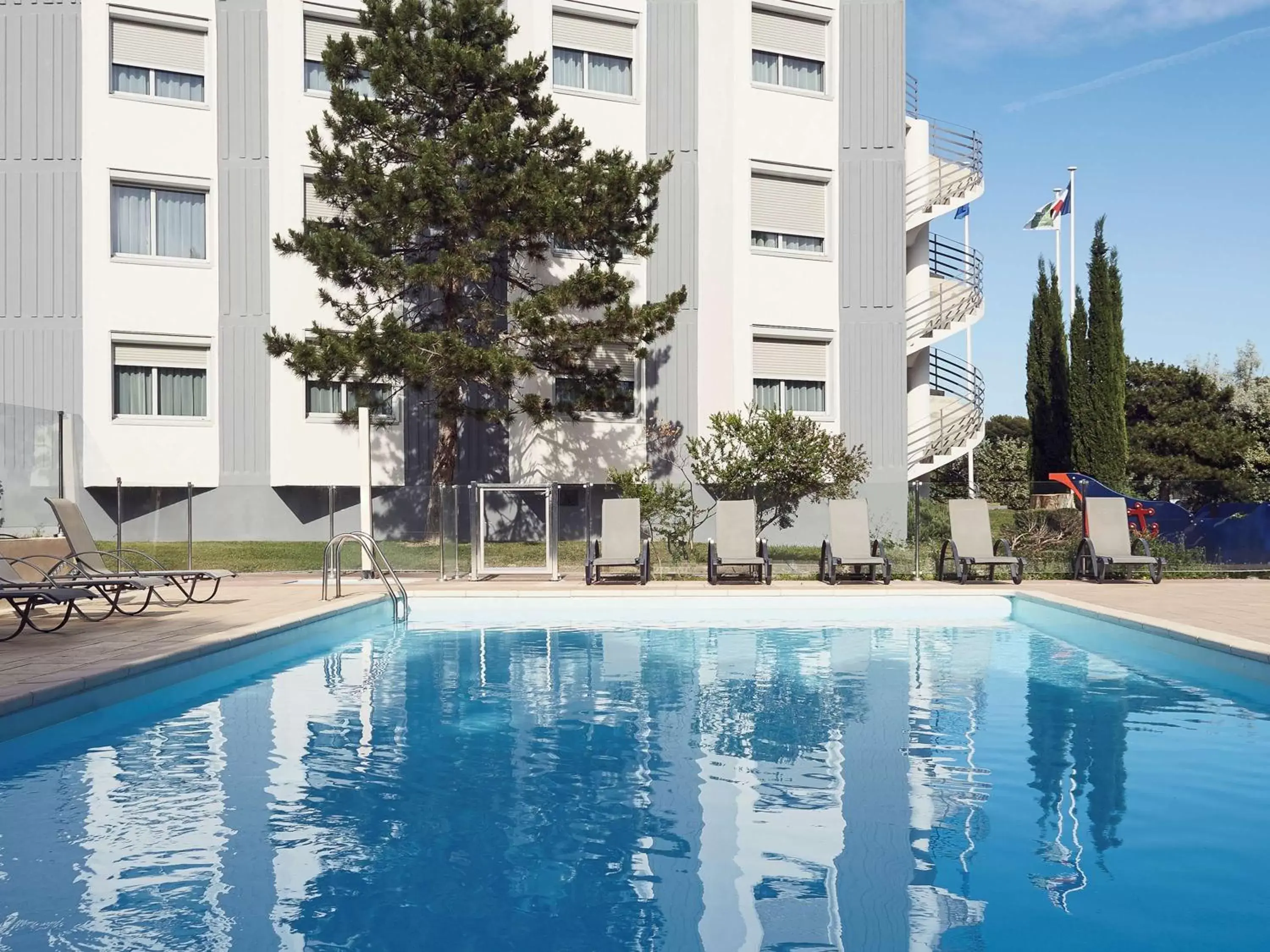 On site, Swimming Pool in Ibis styles Toulon la Seyne sur Mer