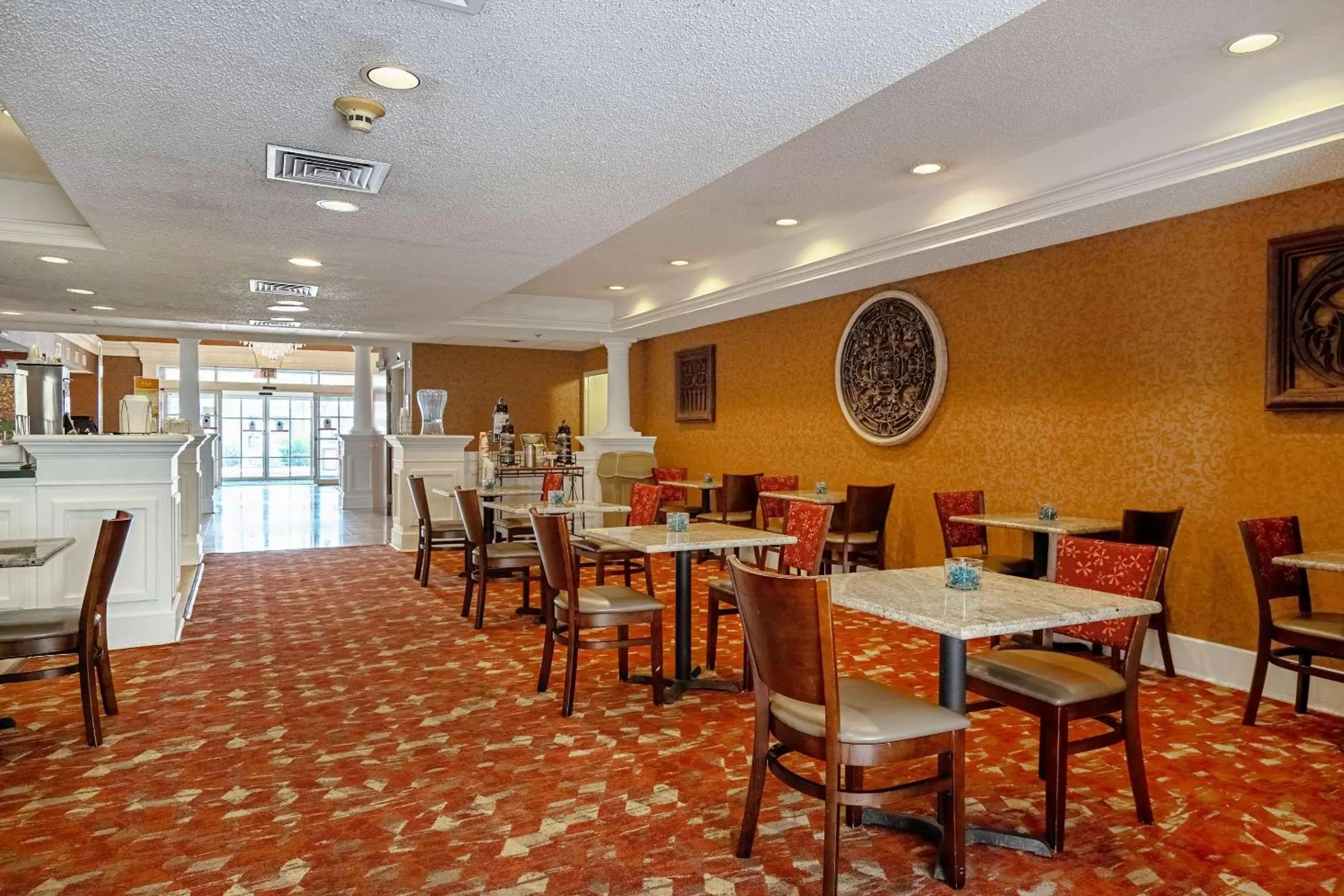 Restaurant/Places to Eat in Quality Suites