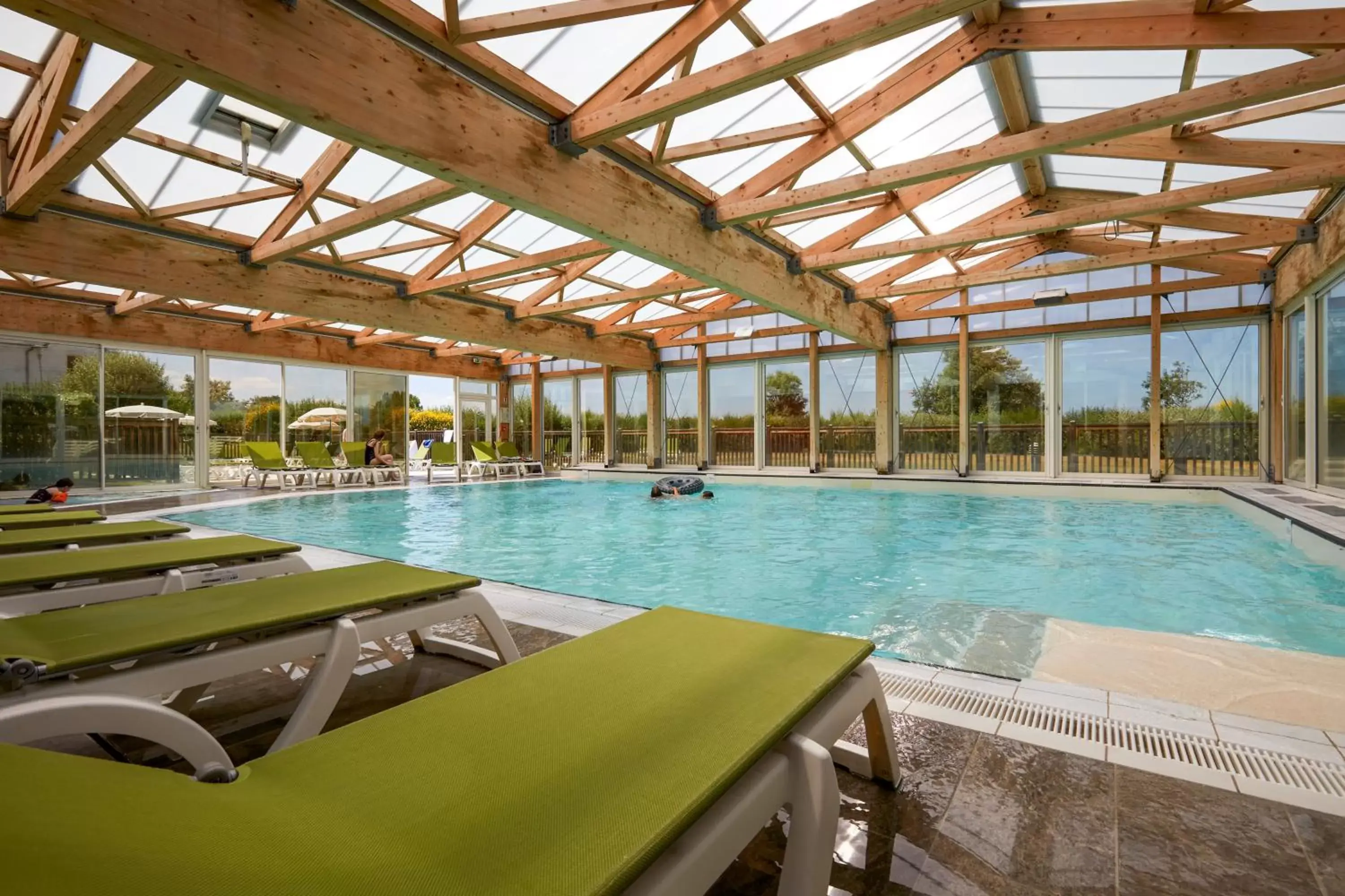 Pool view, Swimming Pool in Pierre & Vacances Résidence Le Chant des Oiseaux