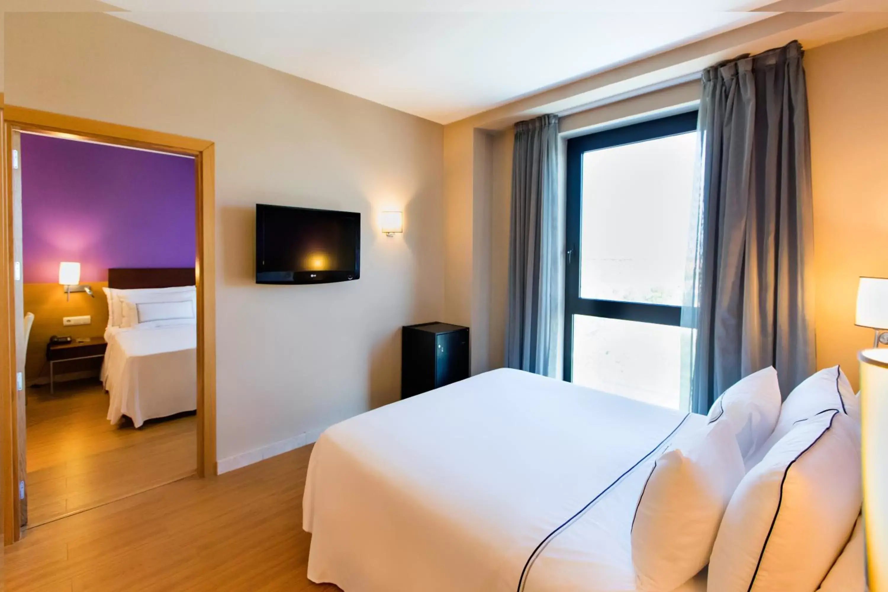 TV and multimedia, Bed in Hotel Salamanca Montalvo