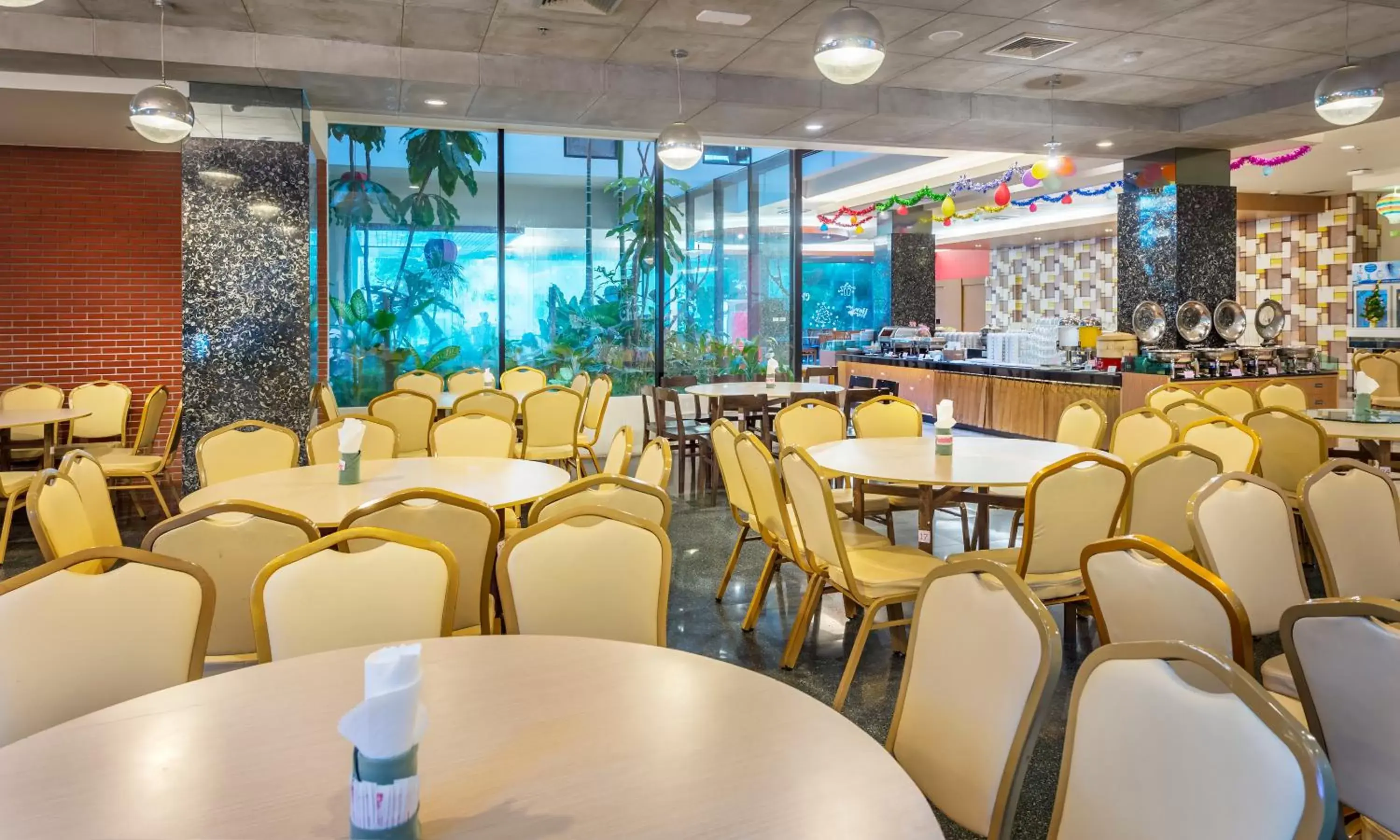 Restaurant/Places to Eat in Buri Sriphu Hotel & Convention Centre