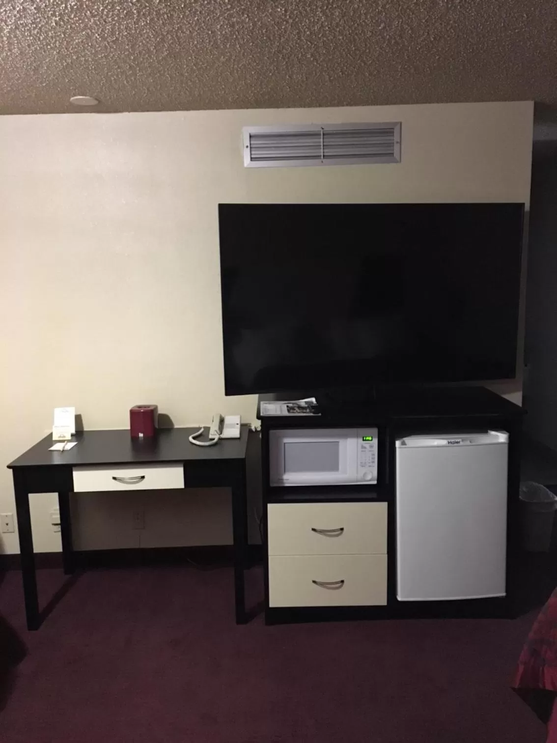 King Studio Suite - Non-Smoking in Days Inn by Wyndham Bend