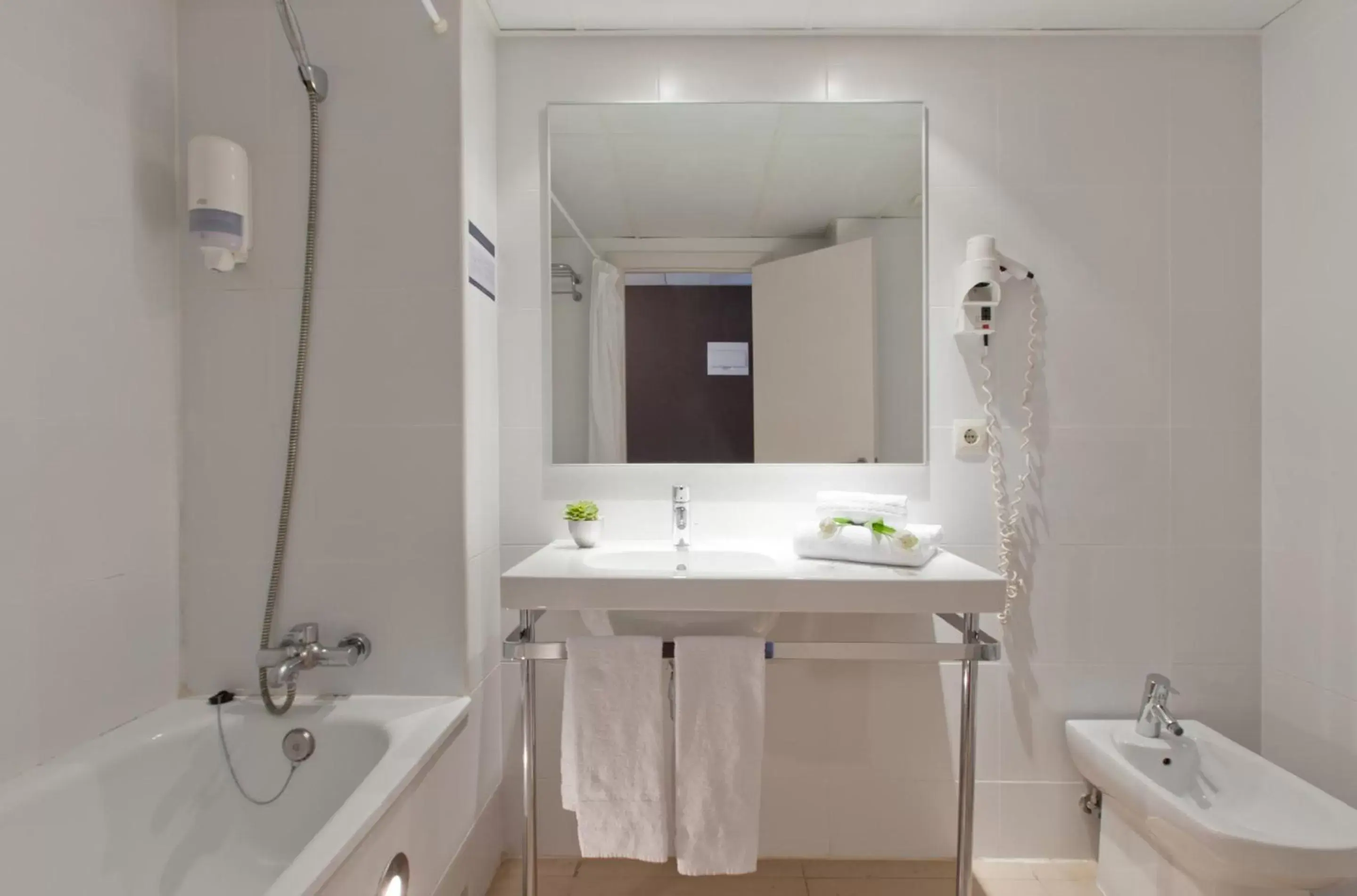 Bathroom in Hotel Sagrada Familia