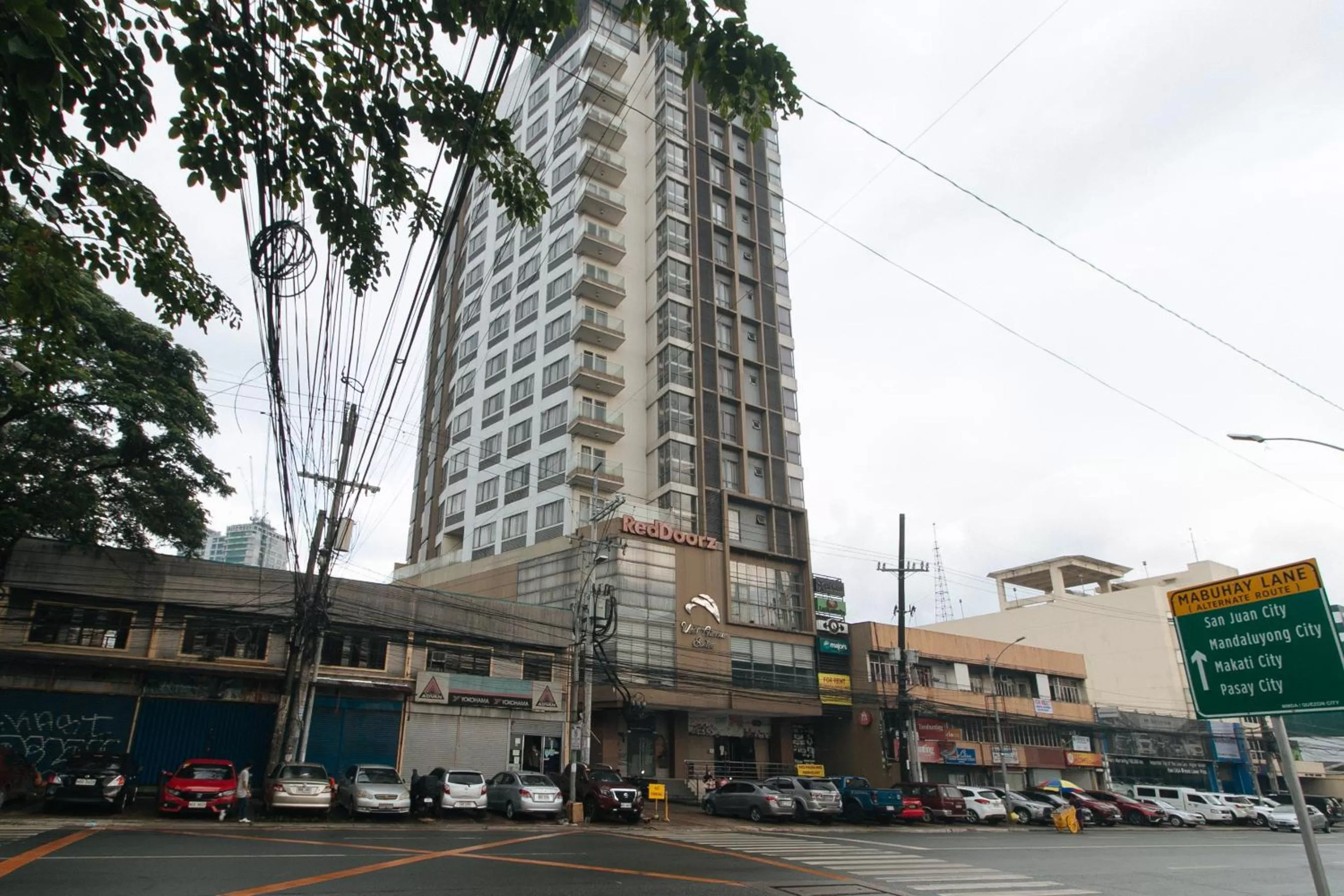 Property building in RedDoorz Premium @ West Avenue Quezon City