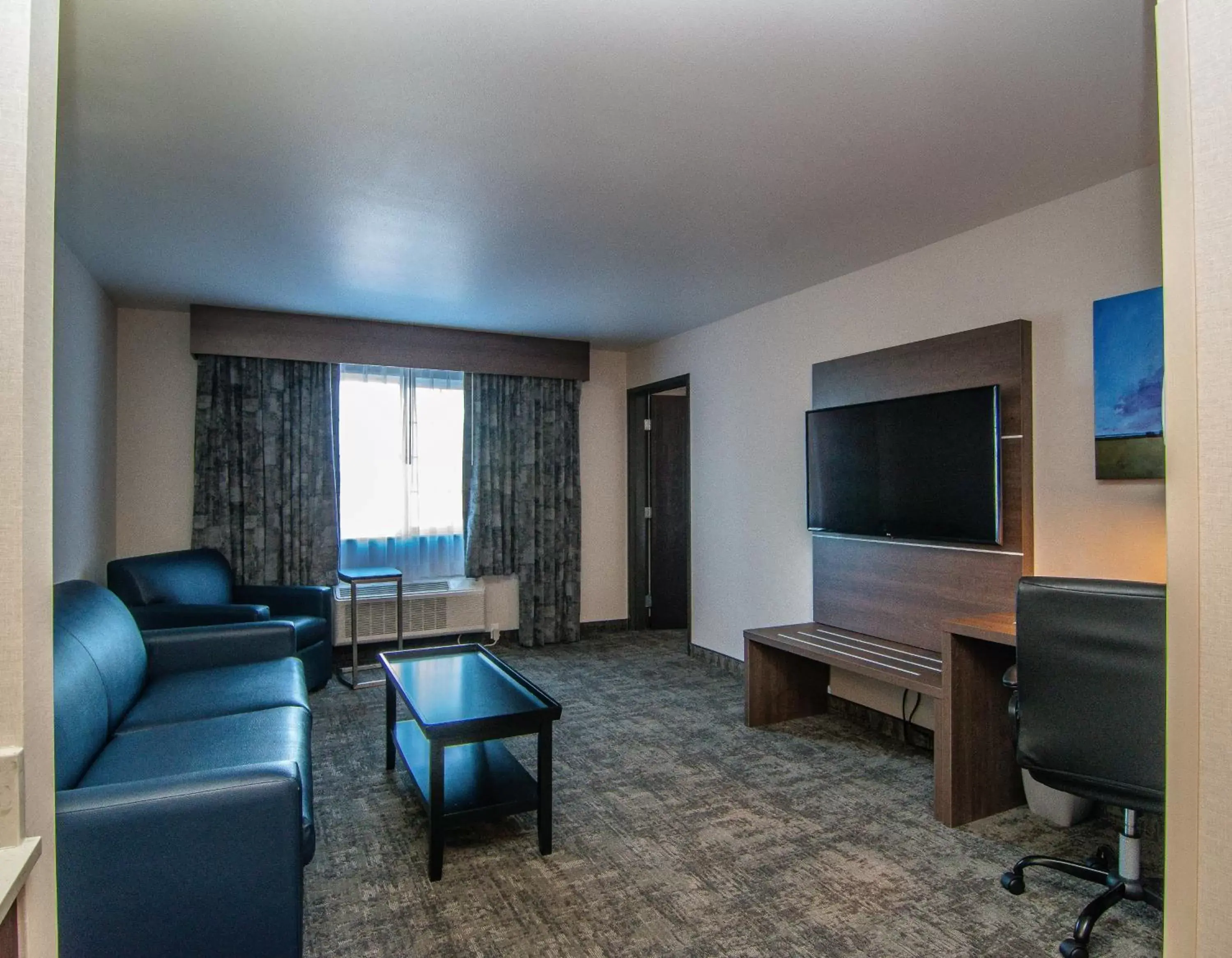 Bedroom, Seating Area in Holiday Inn Express Spokane-Downtown