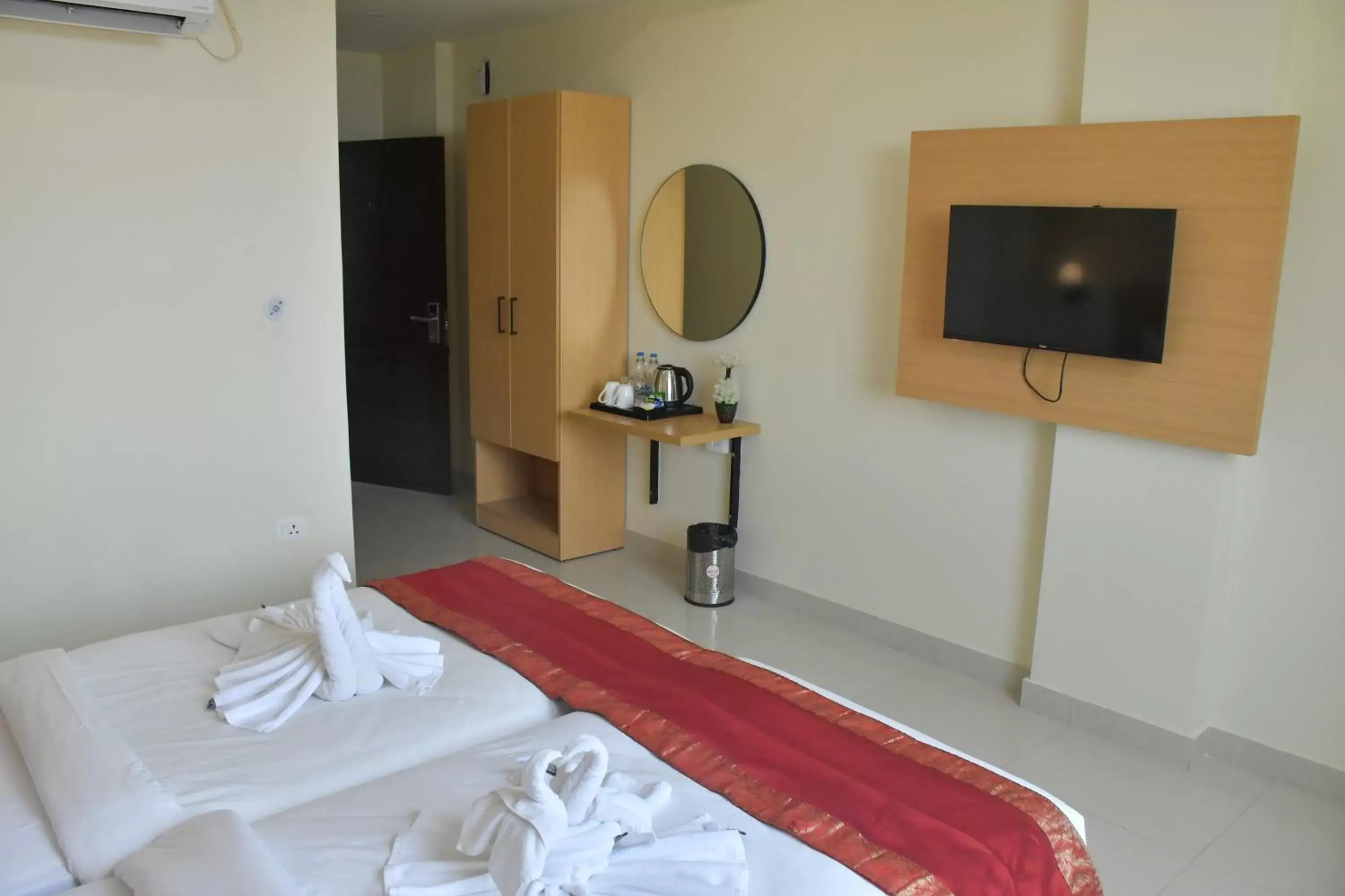 Bed in Hotel Yatharth Inn Bed in Hotel Yatharth Inn