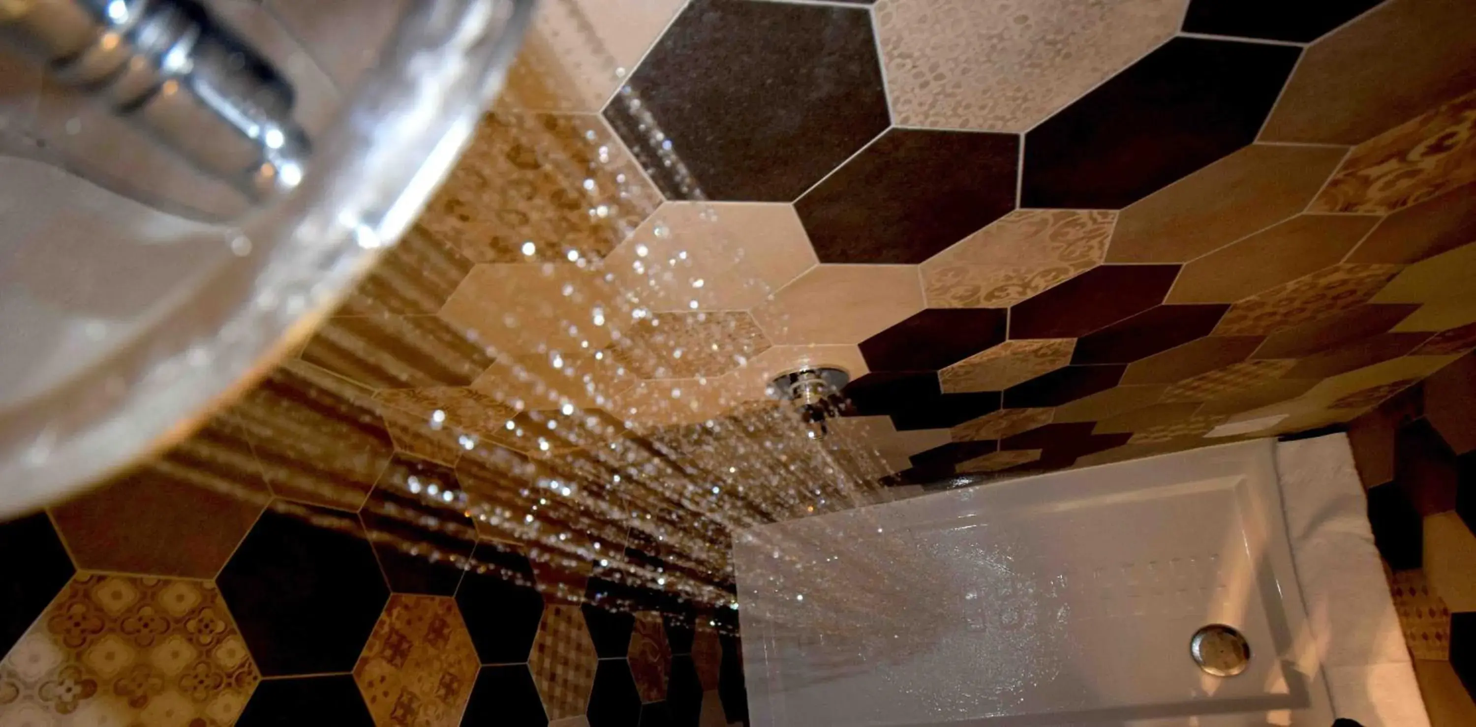 Shower, Bathroom in Locanda Fra Diavolo
