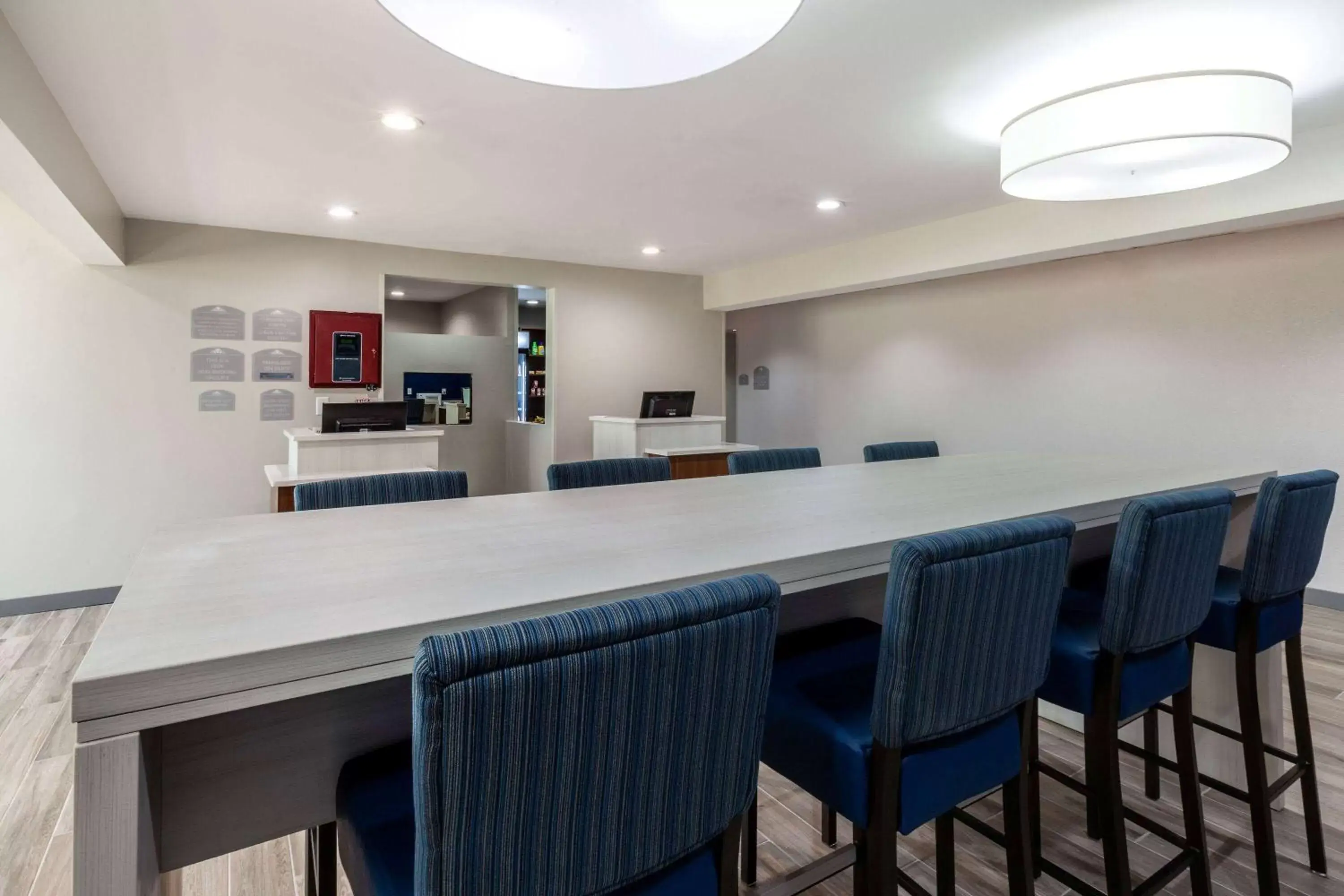 Lobby or reception in Microtel Inn & Suites by Wyndham Sunbury - Columbus North