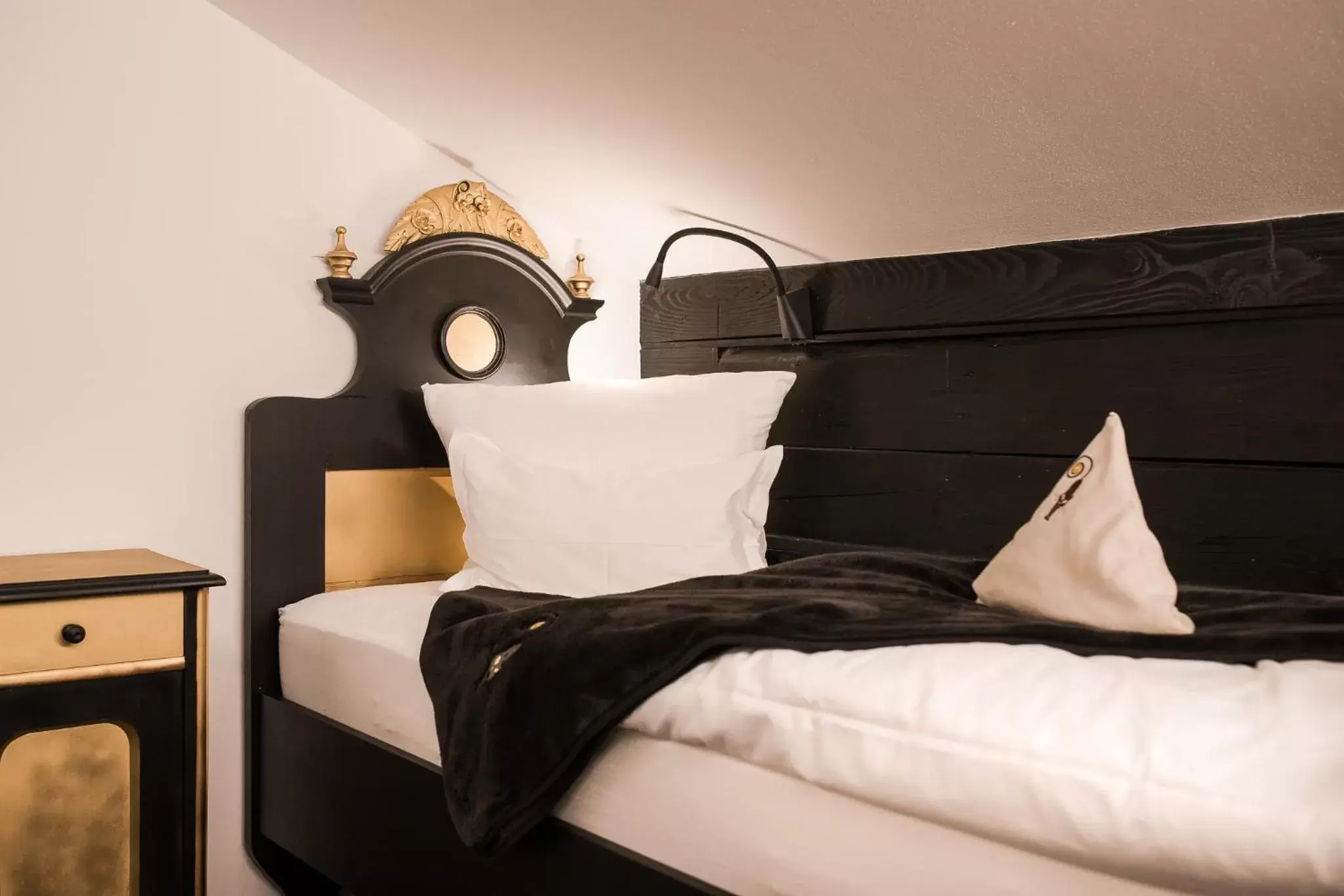 Bed in Garni Hotel Katzenthalerhof