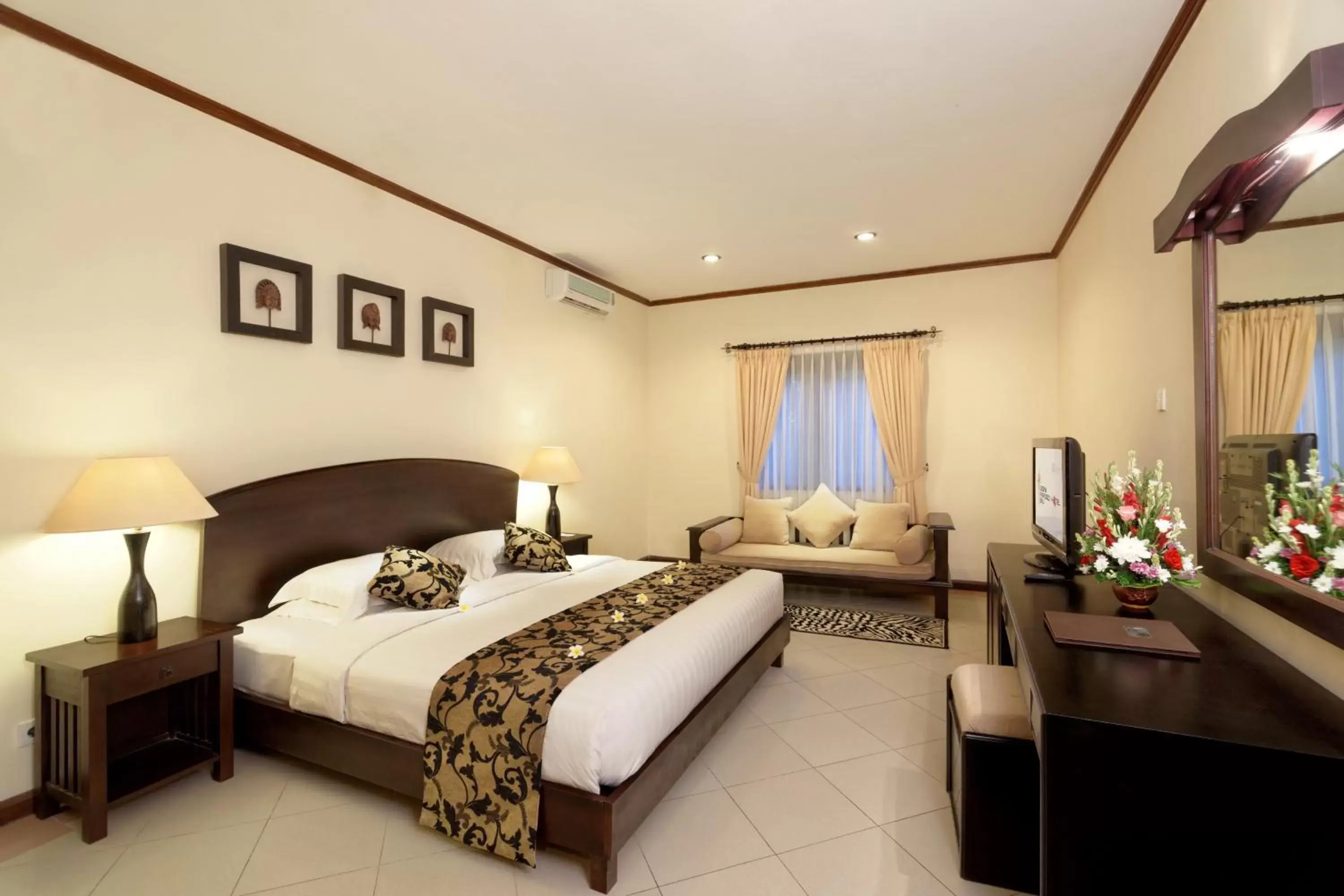 Photo of the whole room, Bed in Legian Paradiso Hotel