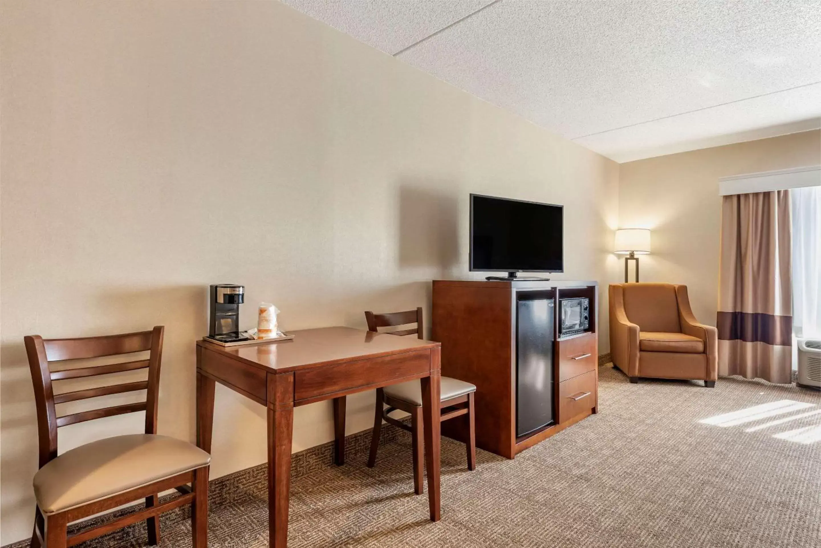 Photo of the whole room, TV/Entertainment Center in Comfort Inn & Suites Morehead