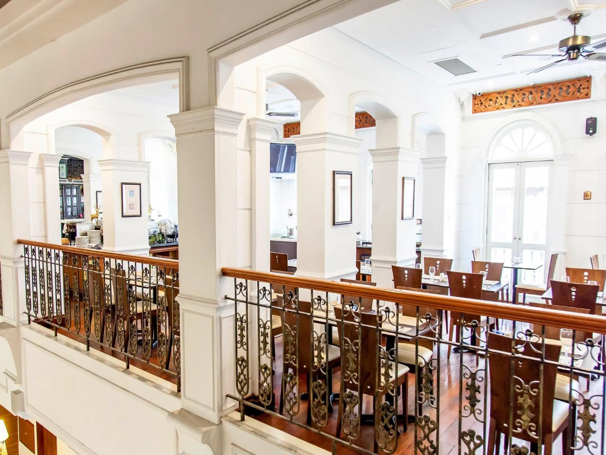 Restaurant/places to eat in Village Hotel Albert Court by Far East Hospitality