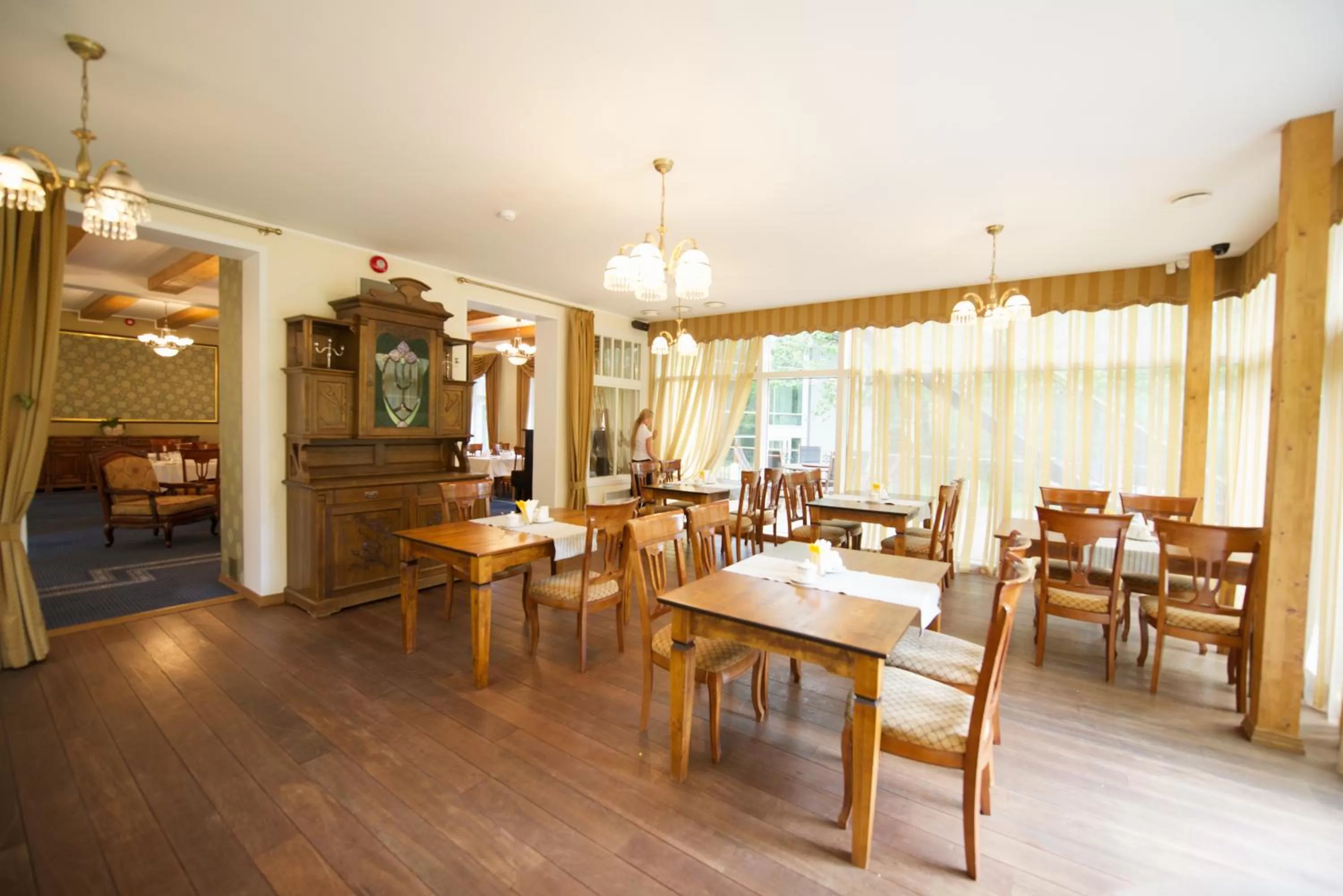 Restaurant/places to eat in Villa Hotel Theresa