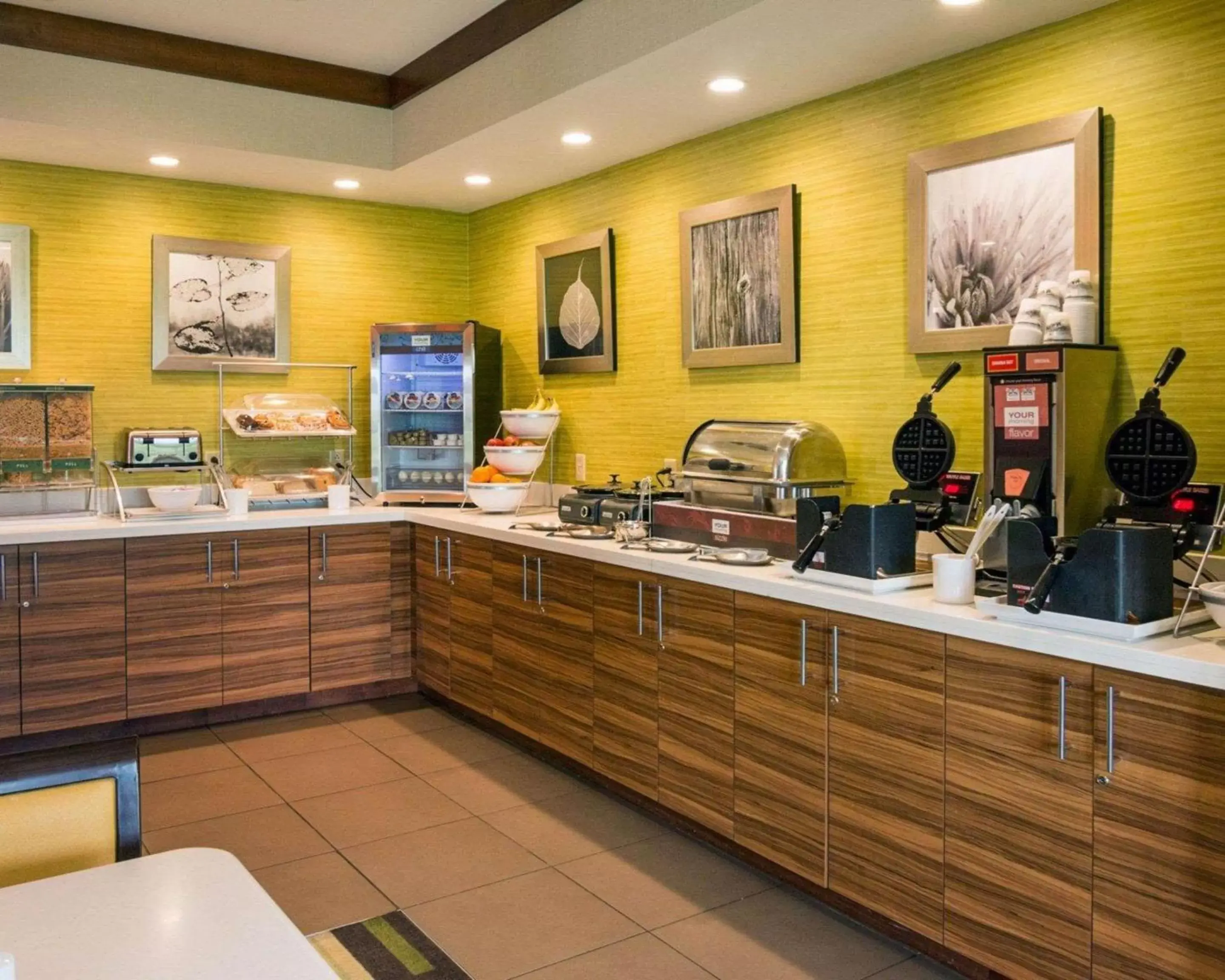 Restaurant/places to eat in Comfort Suites Bossier City