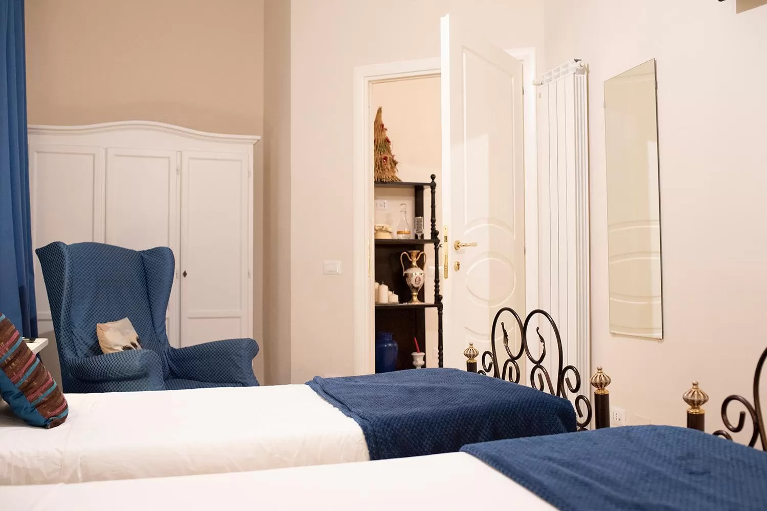 Bed in Domus Borbonica