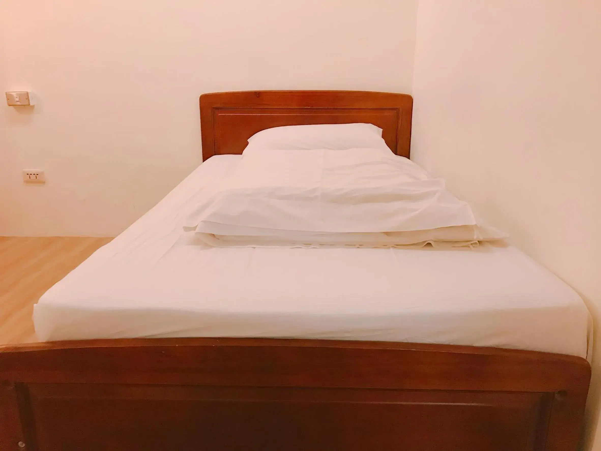 Photo of the whole room, Bed in Mr Lobster's Secret Den Design Hostel