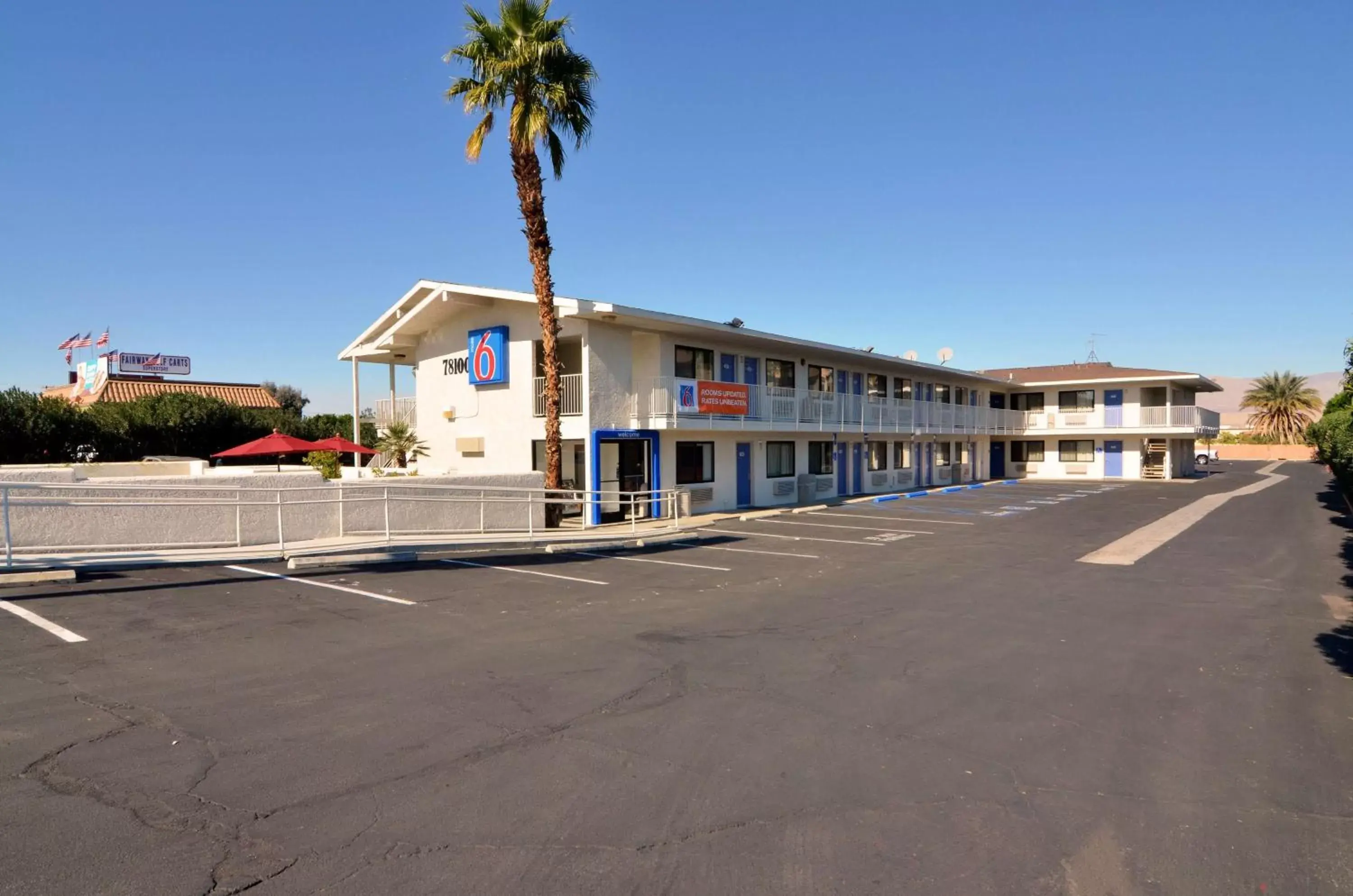 Property Building in Motel 6-Palm Desert, CA - Palm Springs Area