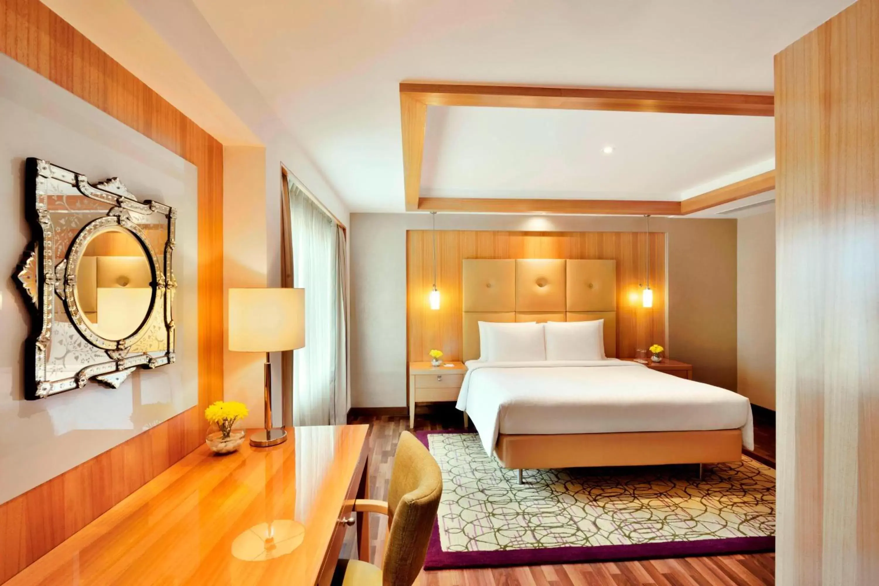 Photo of the whole room, Bed in Courtyard by Marriott Chennai