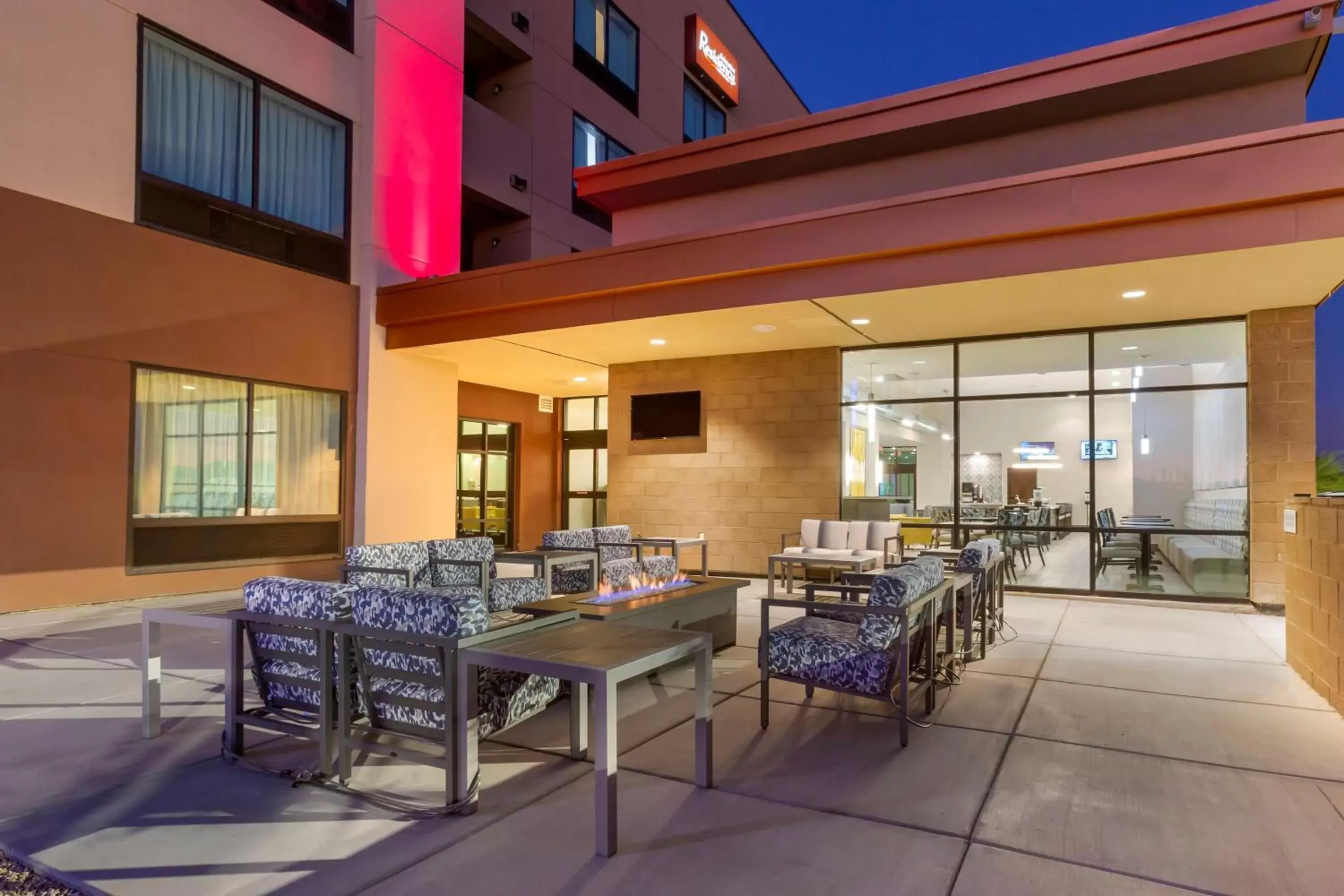 Patio, Restaurant/Places to Eat in Best Western Plus Executive Residency Phoenix North Happy Valley