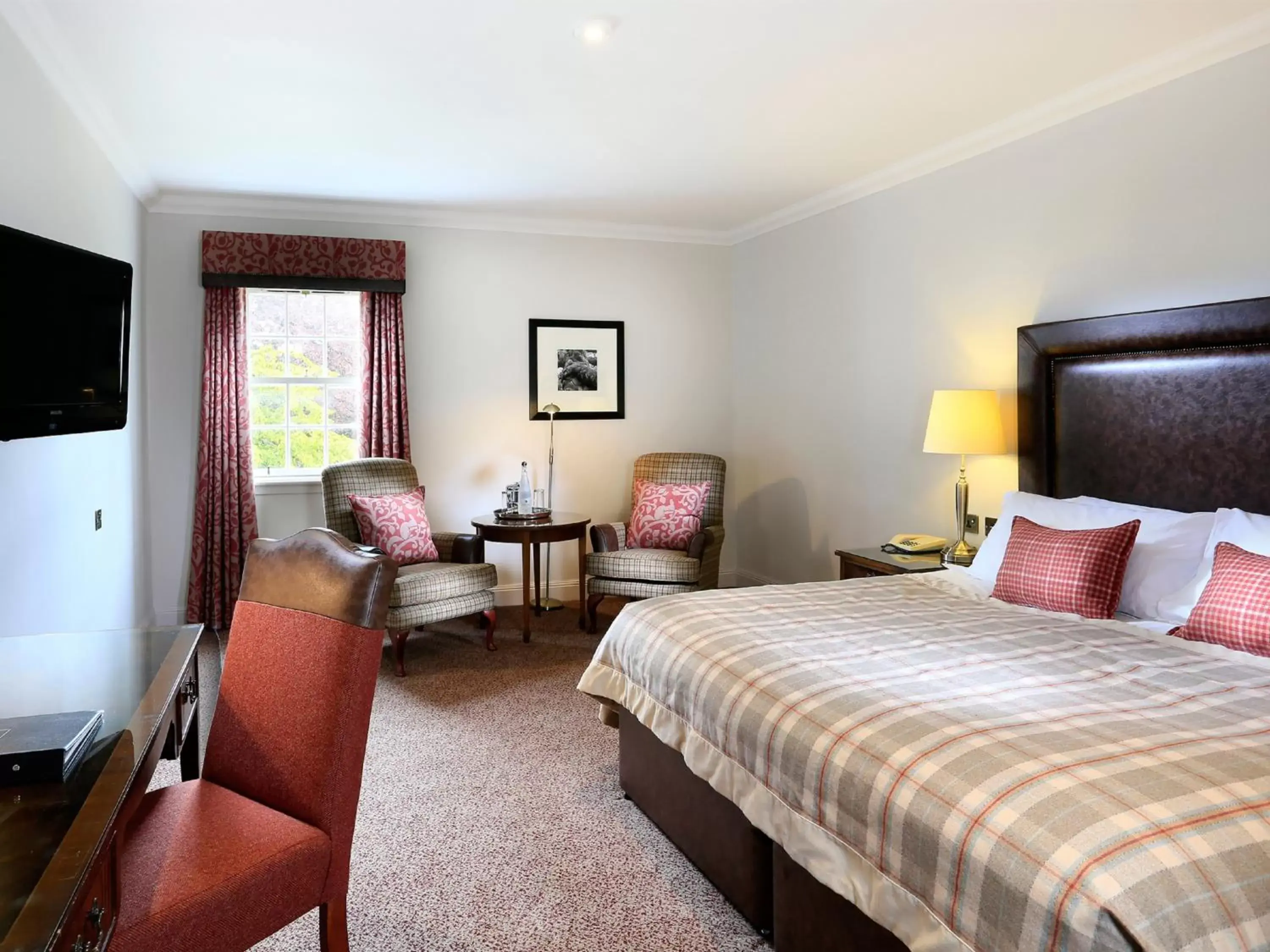 Bedroom in Macdonald Houstoun House