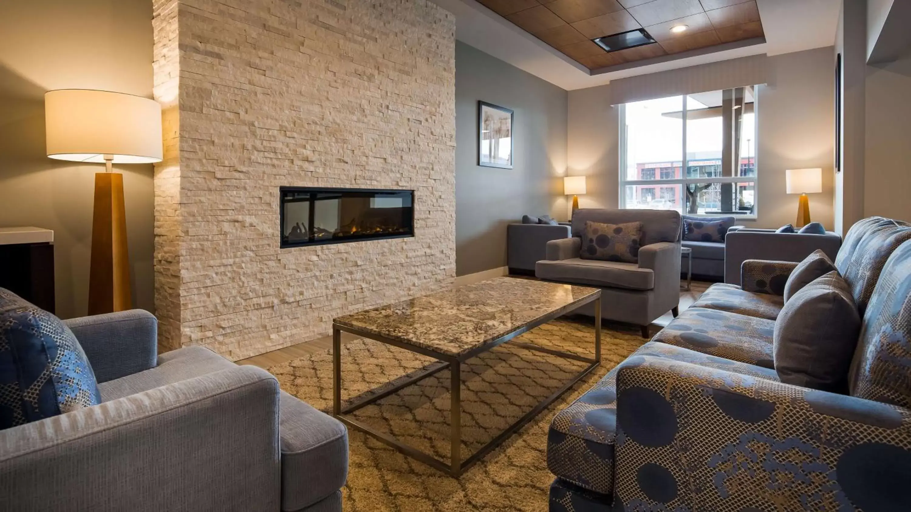 Lobby or reception, Seating Area in Best Western Plus Merritt Hotel