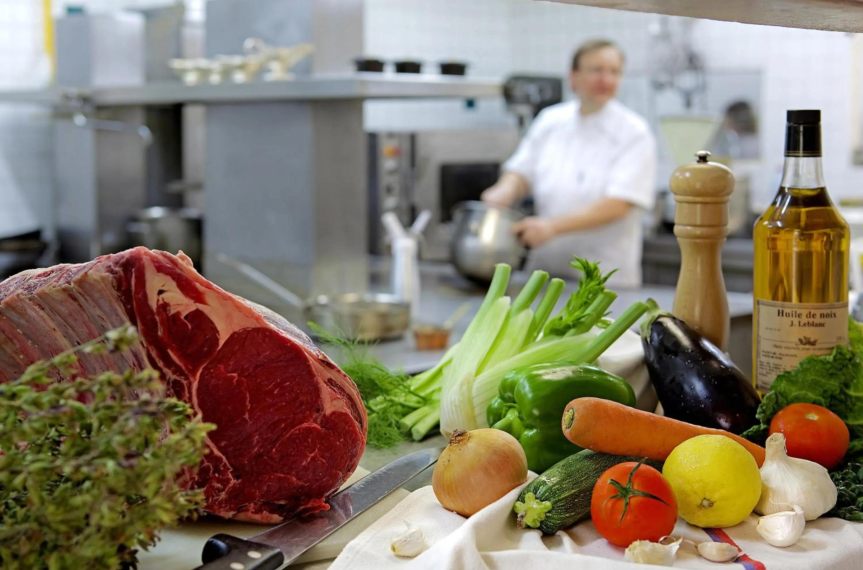 Decorative detail in Hostellerie des Trois Pigeons, Paray-le-Monial