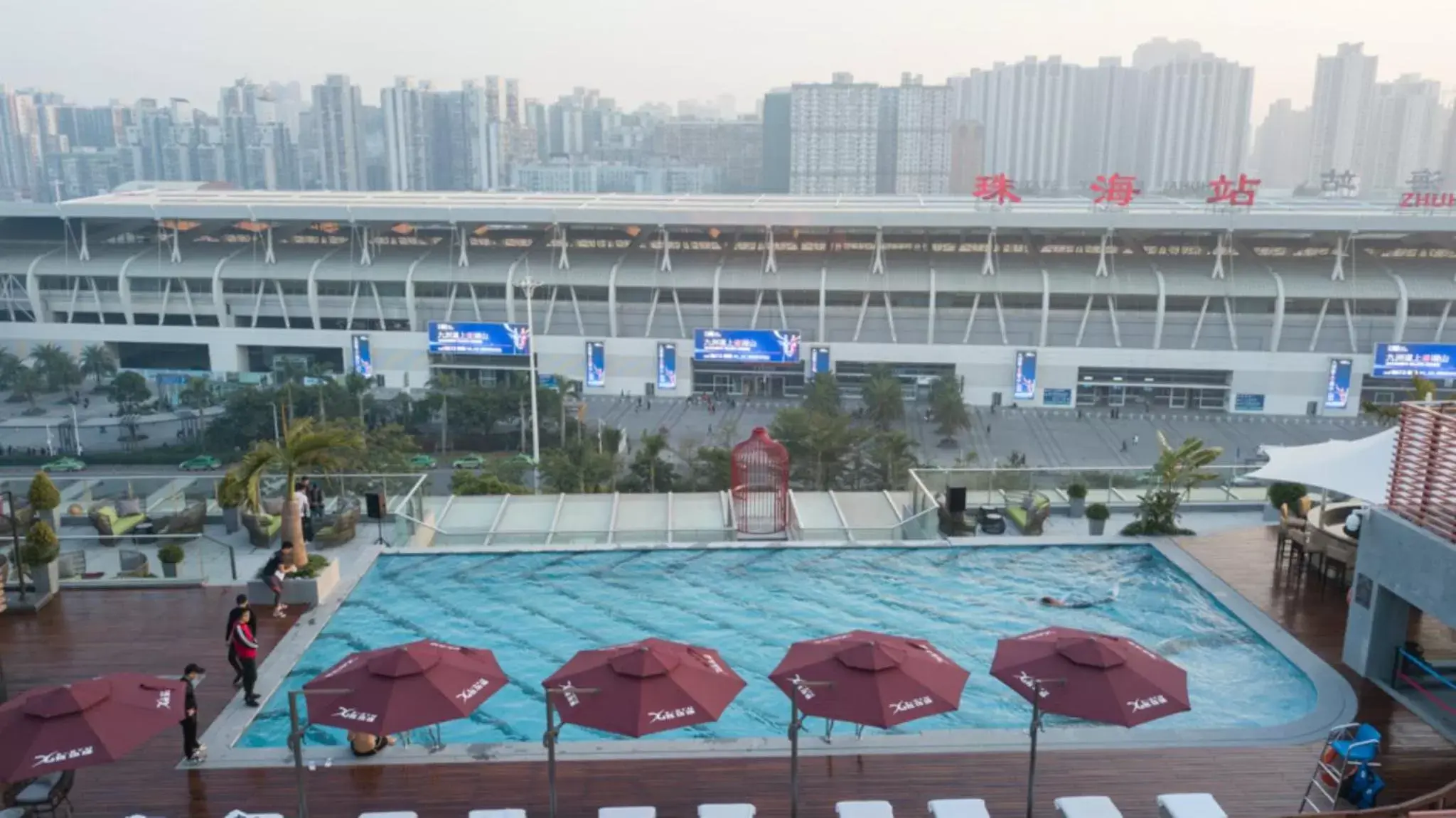 Swimming pool in Zhuhai Longzhuda International Hotel