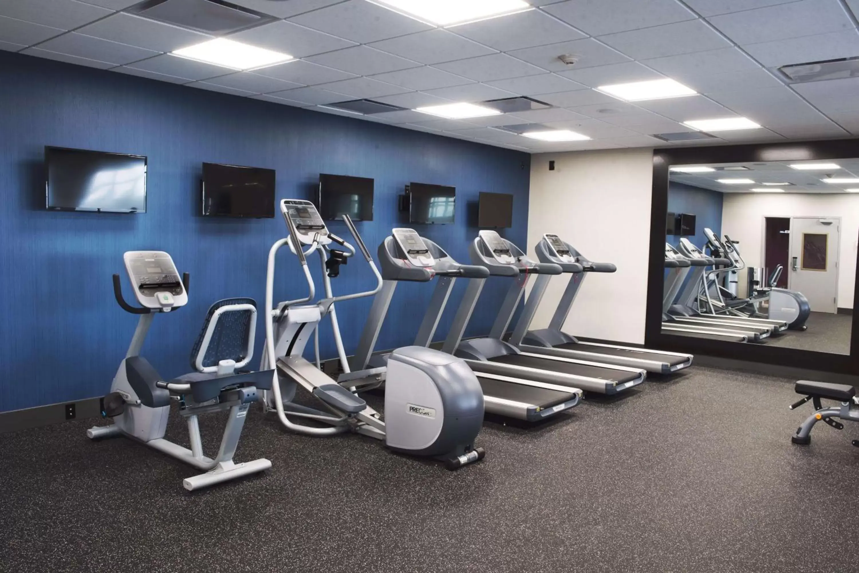Fitness centre/facilities, Fitness Center/Facilities in Hampton Inn By Hilton - Suites Des Moines-Urbandale IA